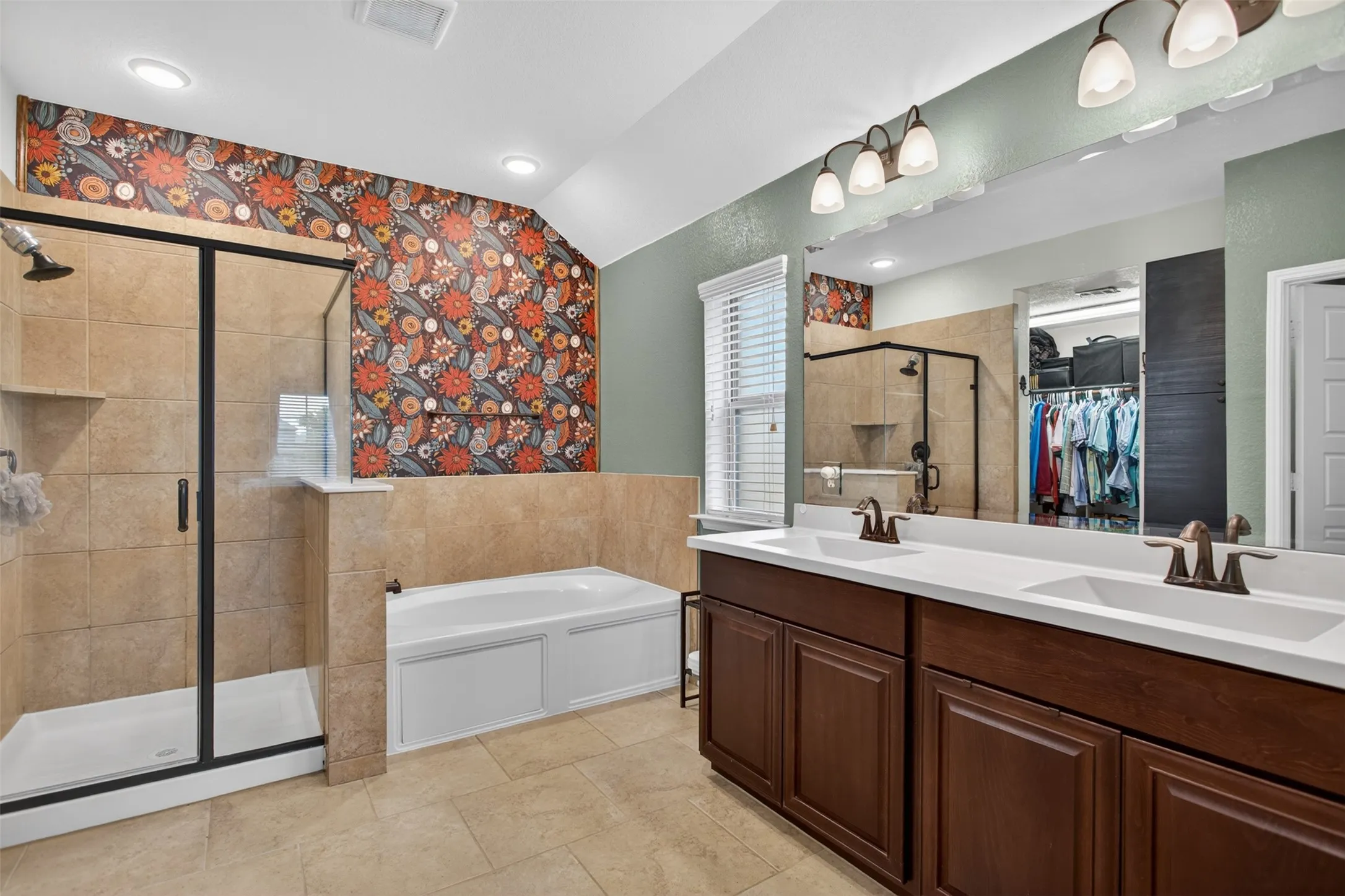 Single Family Residence For Sale in Kaufman County , 1637 Pike Drive, Forney, Texas 75126, 4 Bedroom, 3 Bathroom, 2 Garage spaces, 2,824 Sqft, built in 2017, mls#21381656, Real Estate Agent in Forney, Homes For Sale in Kaufman county, Homes For Sale in Forney, Realtor in Forney Texas, Real Estate Brokerage Independent Realty Texas, Luminita Cordes Realtor