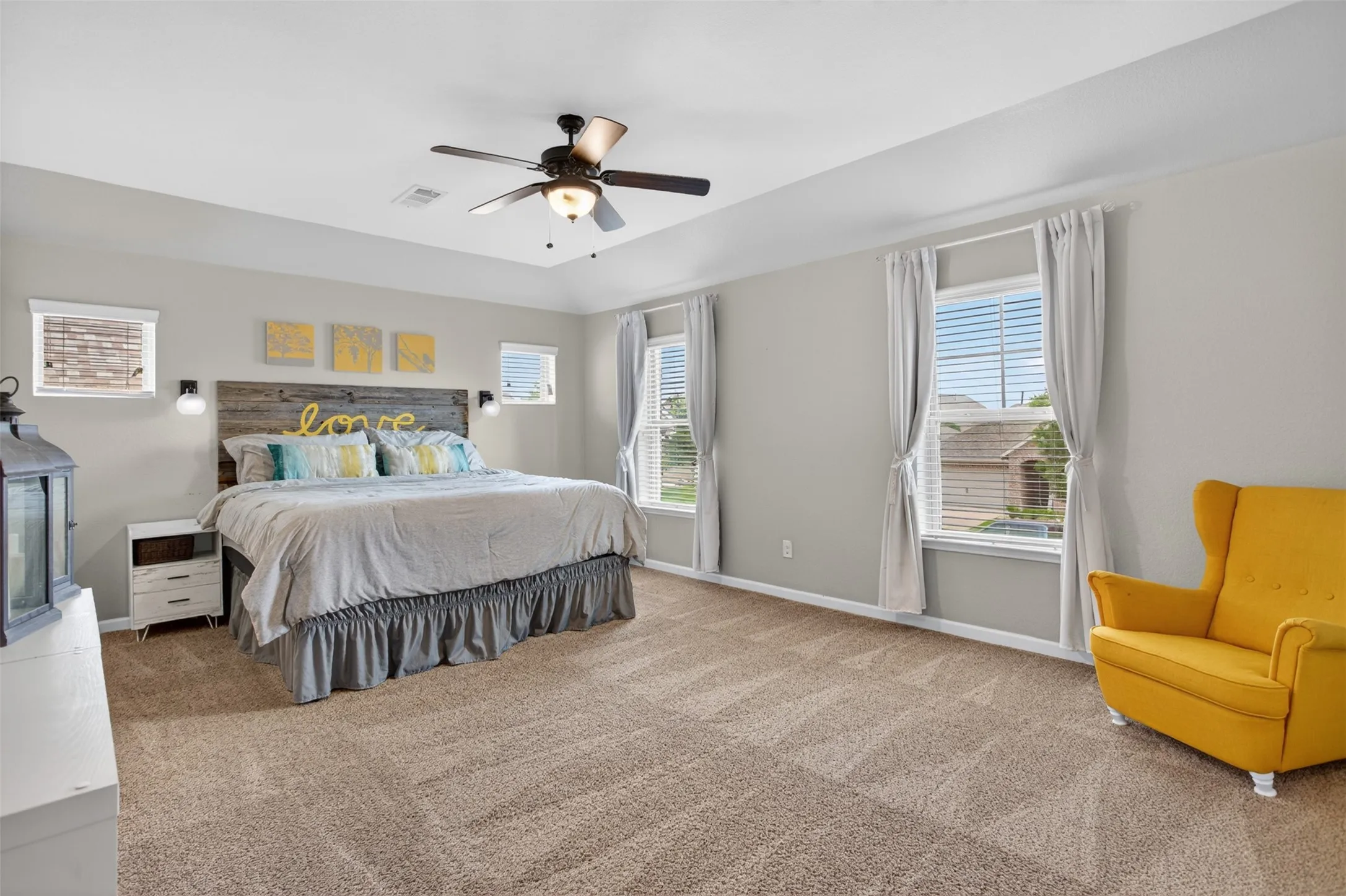 Single Family Residence For Sale in Kaufman County , 1637 Pike Drive, Forney, Texas 75126, 4 Bedroom, 3 Bathroom, 2 Garage spaces, 2,824 Sqft, built in 2017, mls#21381656, Real Estate Agent in Forney, Homes For Sale in Kaufman county, Homes For Sale in Forney, Realtor in Forney Texas, Real Estate Brokerage Independent Realty Texas, Luminita Cordes Realtor