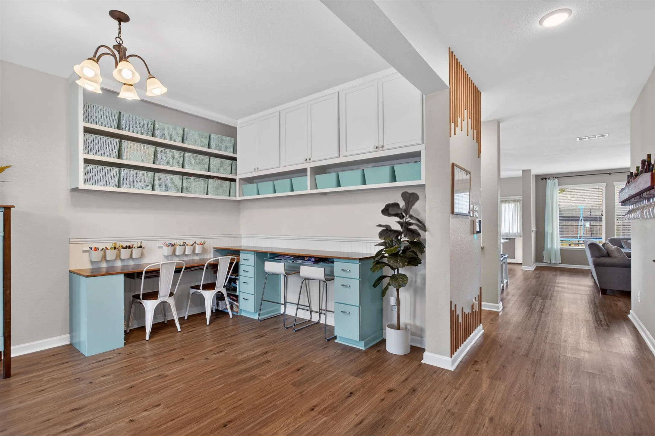 Single Family Residence For Sale in Kaufman County , 1637 Pike Drive, Forney, Texas 75126, 4 Bedroom, 3 Bathroom, 2 Garage spaces, 2,824 Sqft, built in 2017, mls#21381656, Real Estate Agent in Forney, Homes For Sale in Kaufman county, Homes For Sale in Forney, Realtor in Forney Texas, Real Estate Brokerage Independent Realty Texas, Luminita Cordes Realtor