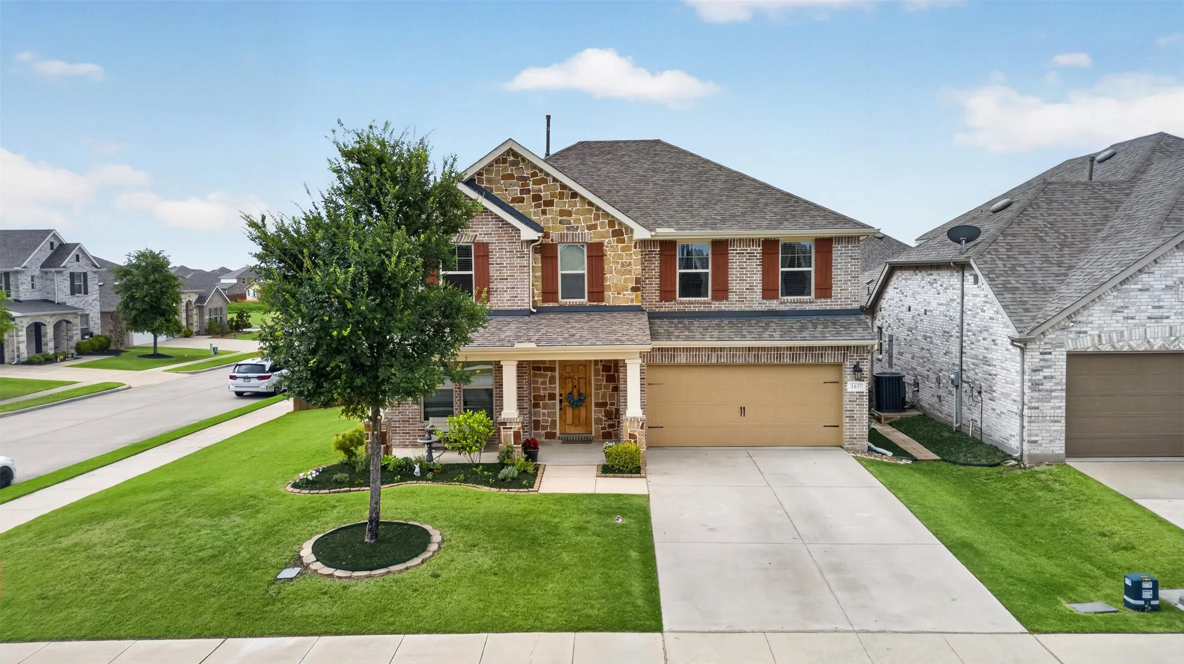 Single Family Residence For Sale in Kaufman County , 1637 Pike Drive, Forney, Texas 75126, 4 Bedroom, 3 Bathroom, 2 Garage spaces, 2,824 Sqft, built in 2017, mls#21381656, Real Estate Agent in Forney, Homes For Sale in Kaufman county, Homes For Sale in Forney, Realtor in Forney Texas, Real Estate Brokerage Independent Realty Texas, Luminita Cordes Realtor