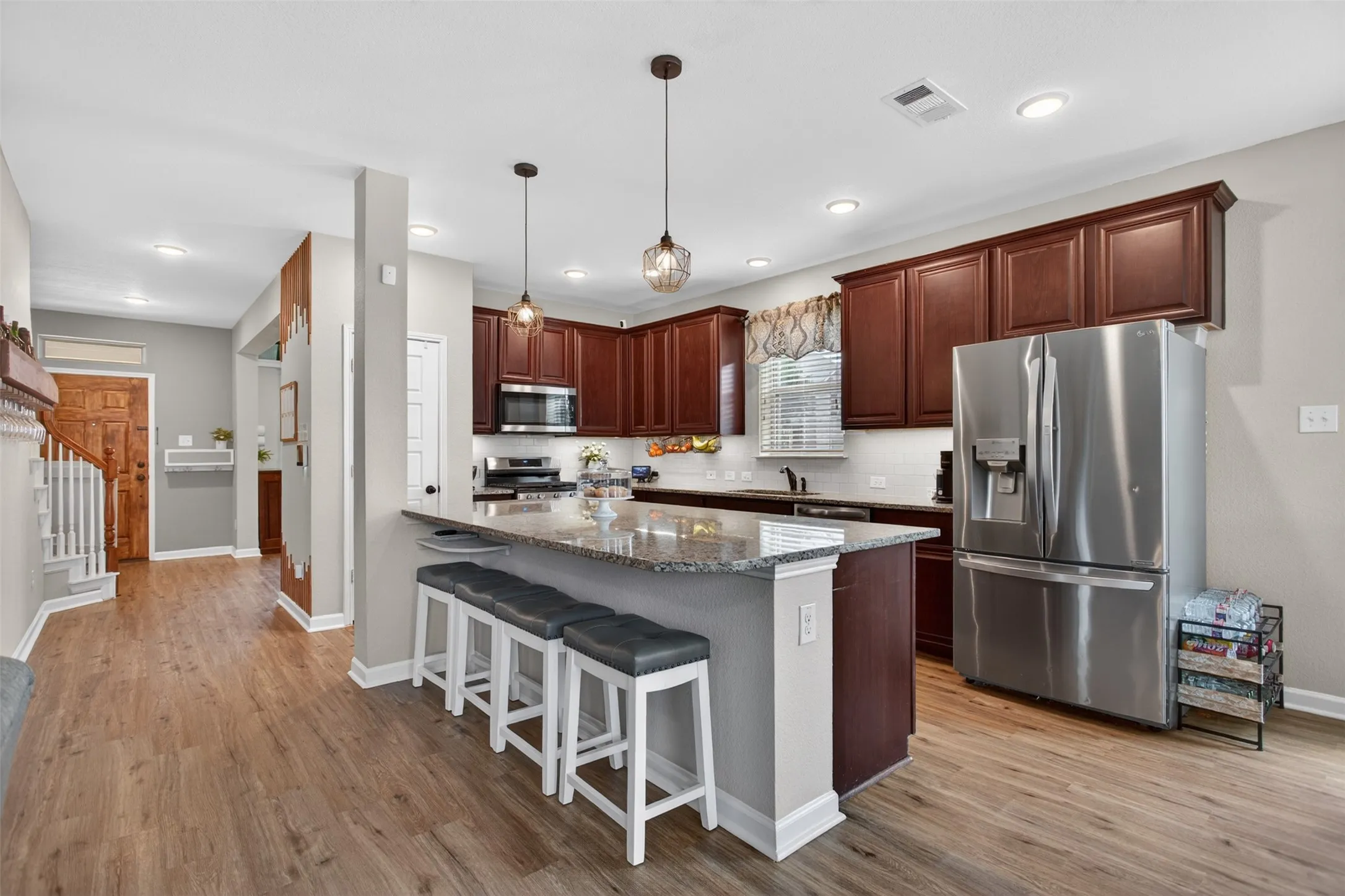 Single Family Residence For Sale in Kaufman County , 1637 Pike Drive, Forney, Texas 75126, 4 Bedroom, 3 Bathroom, 2 Garage spaces, 2,824 Sqft, built in 2017, mls#21381656, Real Estate Agent in Forney, Homes For Sale in Kaufman county, Homes For Sale in Forney, Realtor in Forney Texas, Real Estate Brokerage Independent Realty Texas, Luminita Cordes Realtor