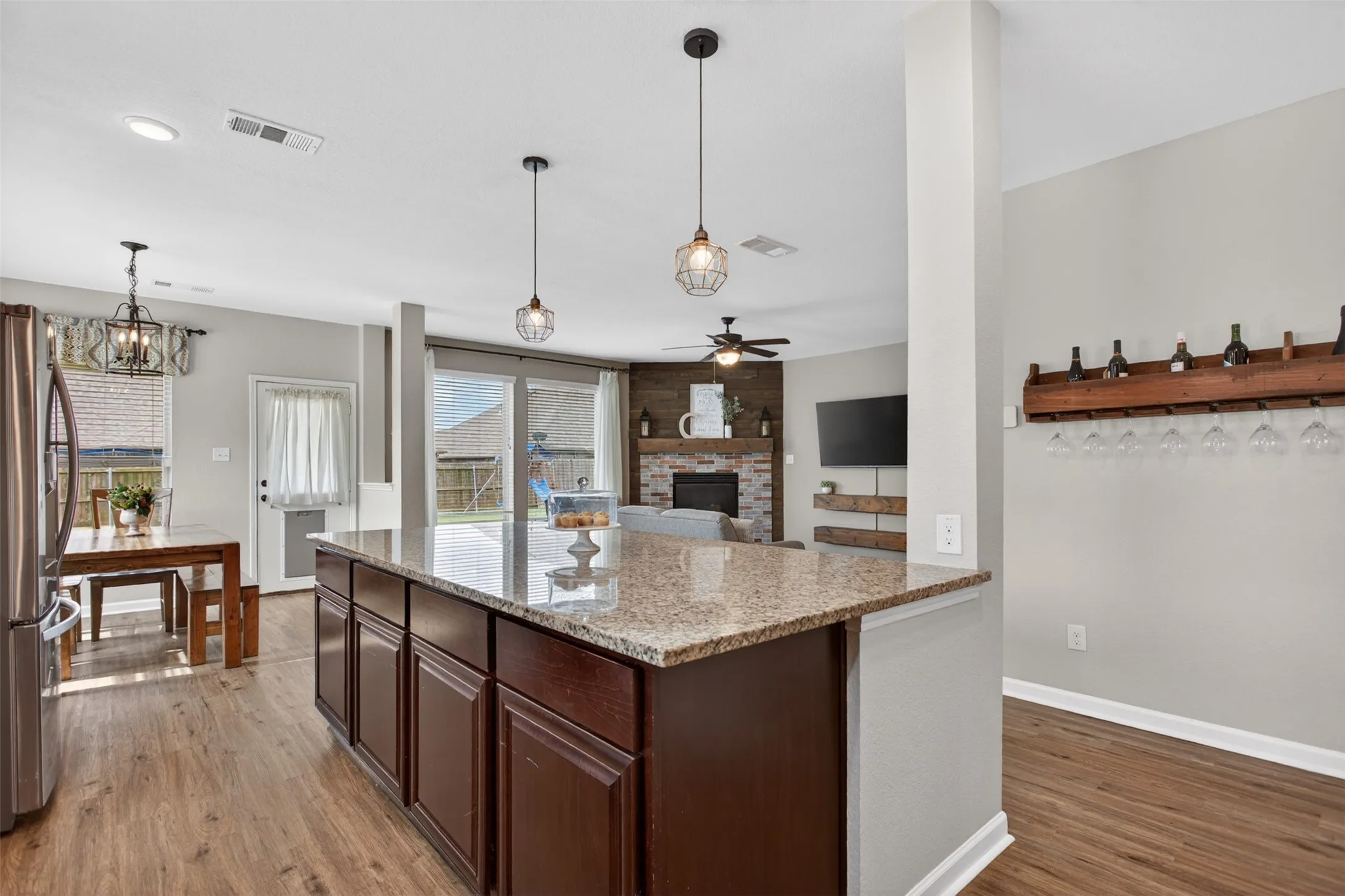 Single Family Residence For Sale in Kaufman County , 1637 Pike Drive, Forney, Texas 75126, 4 Bedroom, 3 Bathroom, 2 Garage spaces, 2,824 Sqft, built in 2017, mls#21381656, Real Estate Agent in Forney, Homes For Sale in Kaufman county, Homes For Sale in Forney, Realtor in Forney Texas, Real Estate Brokerage Independent Realty Texas, Luminita Cordes Realtor