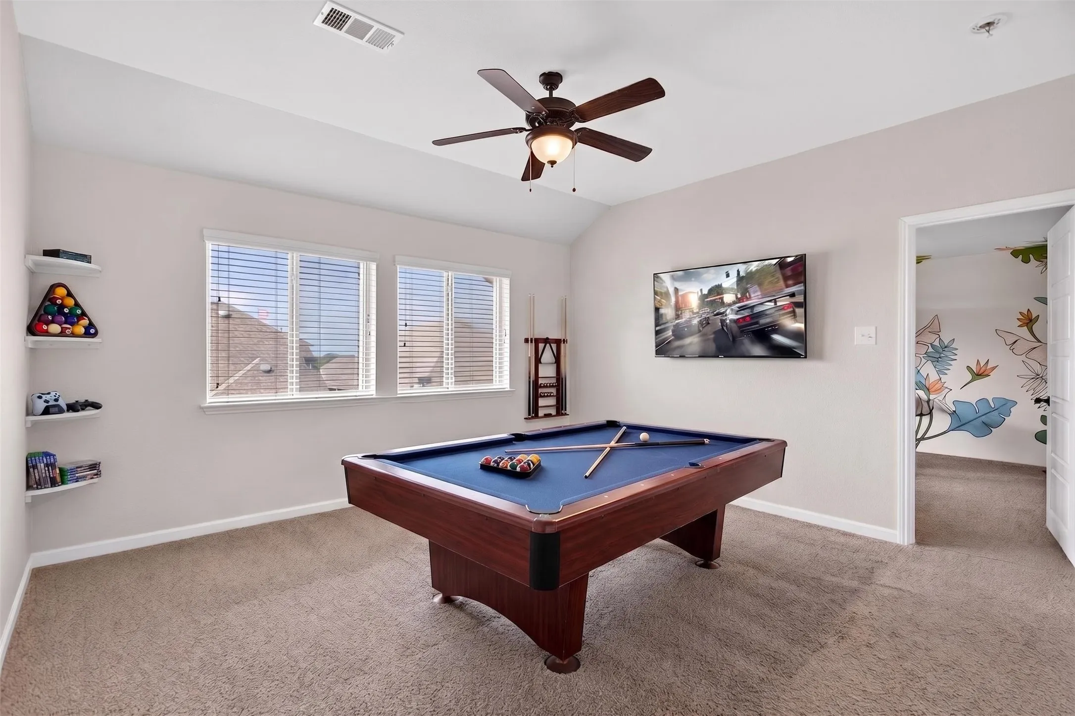 Single Family Residence For Sale in Kaufman County , 1637 Pike Drive, Forney, Texas 75126, 4 Bedroom, 3 Bathroom, 2 Garage spaces, 2,824 Sqft, built in 2017, mls#21381656, Real Estate Agent in Forney, Homes For Sale in Kaufman county, Homes For Sale in Forney, Realtor in Forney Texas, Real Estate Brokerage Independent Realty Texas, Luminita Cordes Realtor