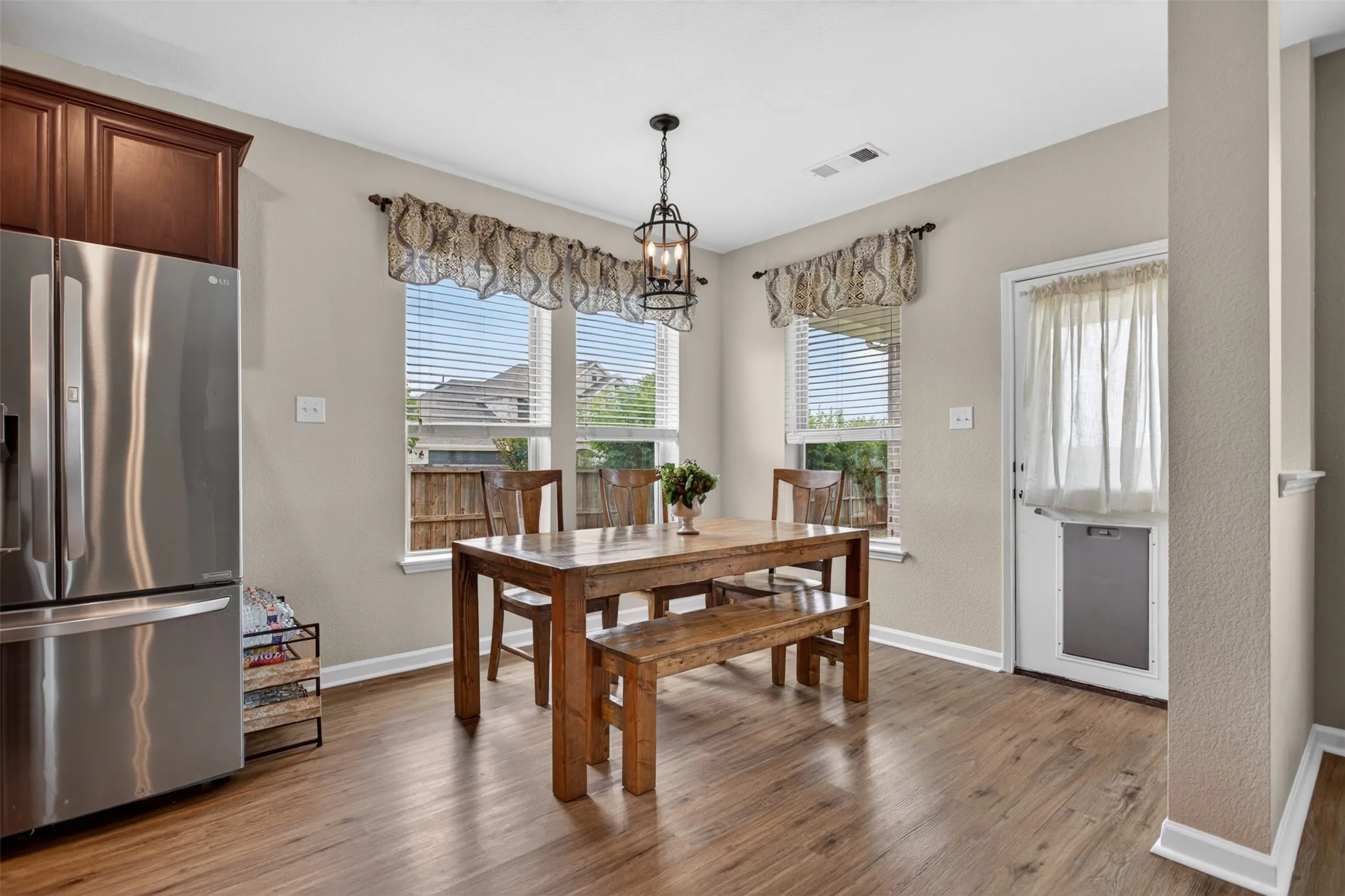 Single Family Residence For Sale in Kaufman County , 1637 Pike Drive, Forney, Texas 75126, 4 Bedroom, 3 Bathroom, 2 Garage spaces, 2,824 Sqft, built in 2017, mls#21381656, Real Estate Agent in Forney, Homes For Sale in Kaufman county, Homes For Sale in Forney, Realtor in Forney Texas, Real Estate Brokerage Independent Realty Texas, Luminita Cordes Realtor