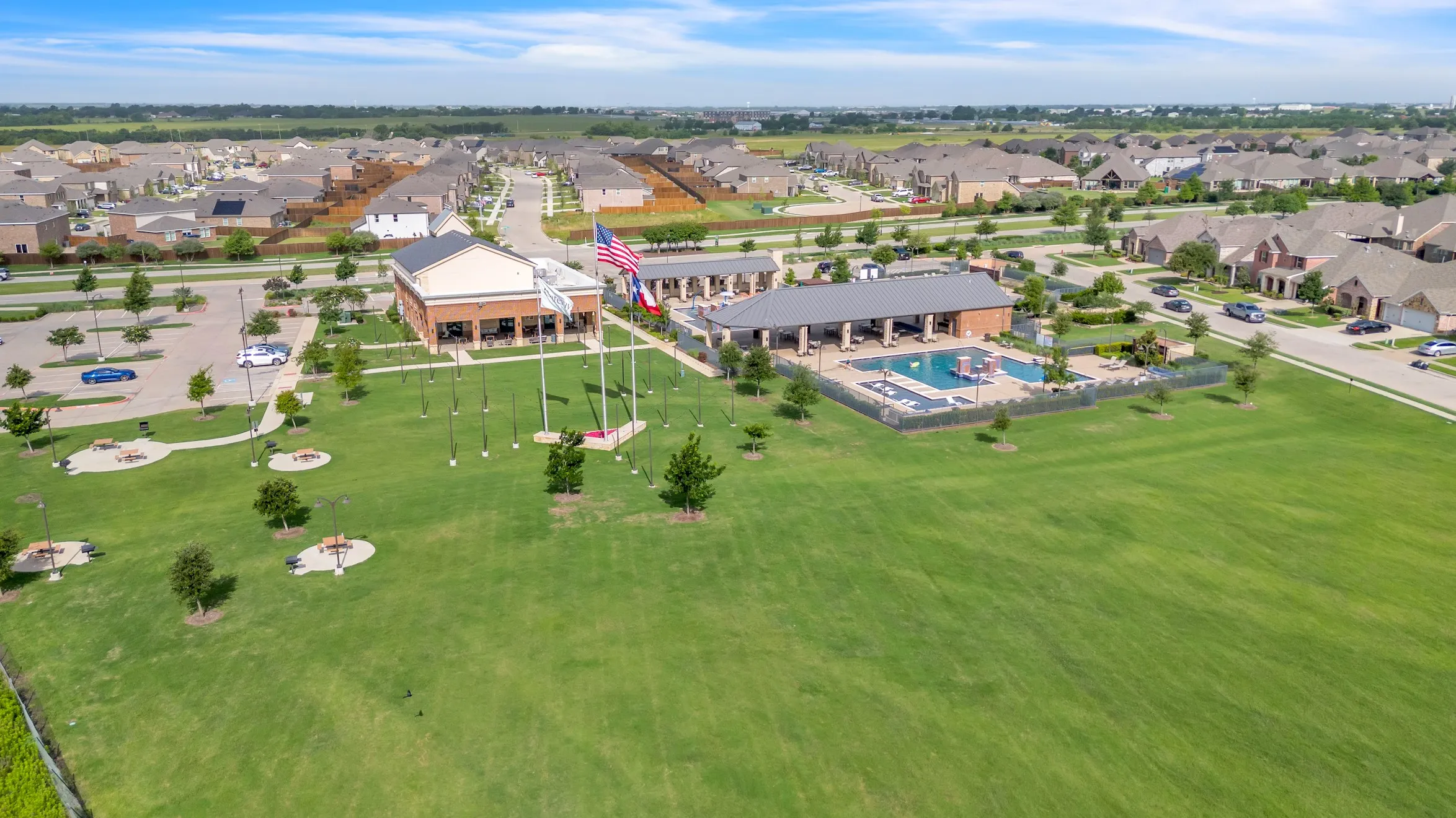 Single Family Residence For Sale in Kaufman County , 1637 Pike Drive, Forney, Texas 75126, 4 Bedroom, 3 Bathroom, 2 Garage spaces, 2,824 Sqft, built in 2017, mls#21381656, Real Estate Agent in Forney, Homes For Sale in Kaufman county, Homes For Sale in Forney, Realtor in Forney Texas, Real Estate Brokerage Independent Realty Texas, Luminita Cordes Realtor
