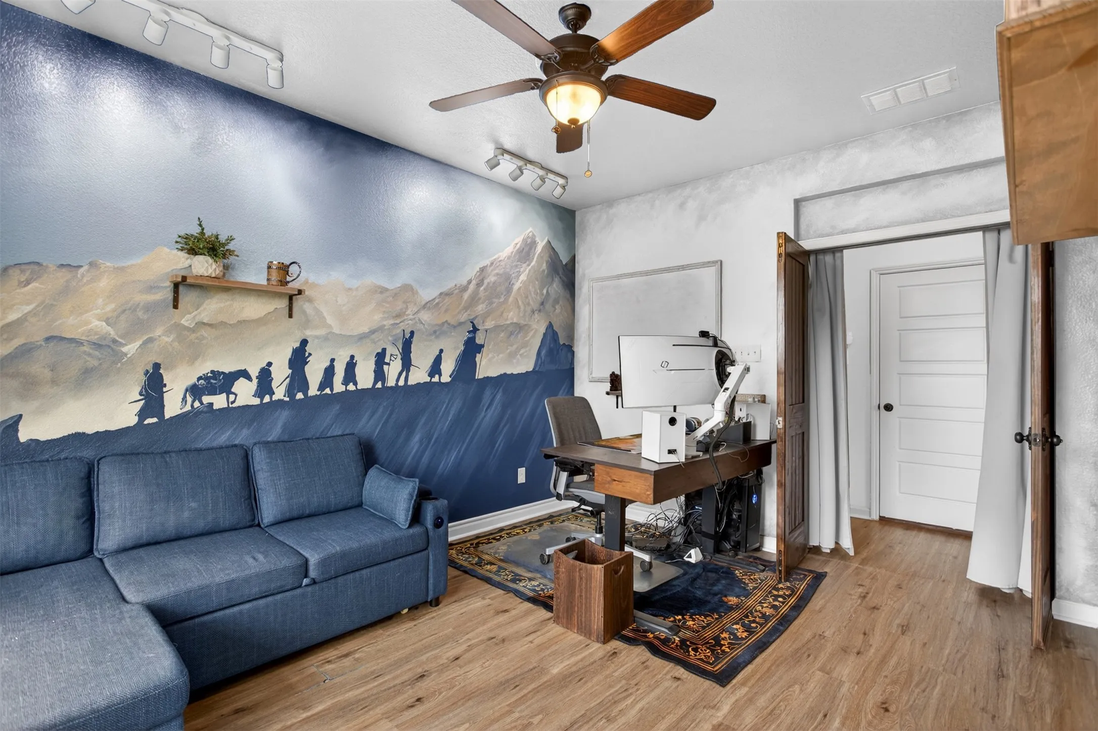 Single Family Residence For Sale in Kaufman County , 1637 Pike Drive, Forney, Texas 75126, 4 Bedroom, 3 Bathroom, 2 Garage spaces, 2,824 Sqft, built in 2017, mls#21381656, Real Estate Agent in Forney, Homes For Sale in Kaufman county, Homes For Sale in Forney, Realtor in Forney Texas, Real Estate Brokerage Independent Realty Texas, Luminita Cordes Realtor