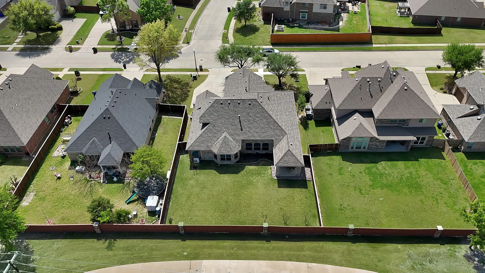 Single Family Residence For Sale in Kaufman County , 917 White Porch Avenue, Forney, Texas 75126, 4 Bedroom, 3 Bathroom, 3 Garage spaces, 3,123 Sqft, built in 2006, mls#21384492, Real Estate Agent in Forney, Homes For Sale in Kaufman county, Homes For Sale in Forney, Realtor in Forney Texas, Real Estate Brokerage Independent Realty Texas, Luminita Cordes Realtor
