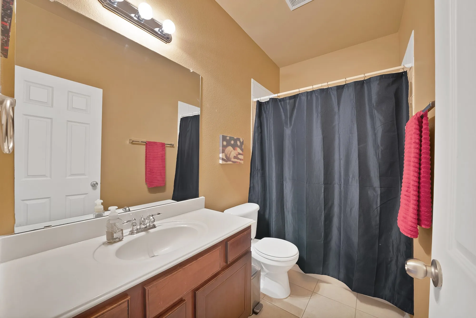 Single Family Residence For Sale in Kaufman County , 917 White Porch Avenue, Forney, Texas 75126, 4 Bedroom, 3 Bathroom, 3 Garage spaces, 3,123 Sqft, built in 2006, mls#21384492, Real Estate Agent in Forney, Homes For Sale in Kaufman county, Homes For Sale in Forney, Realtor in Forney Texas, Real Estate Brokerage Independent Realty Texas, Luminita Cordes Realtor