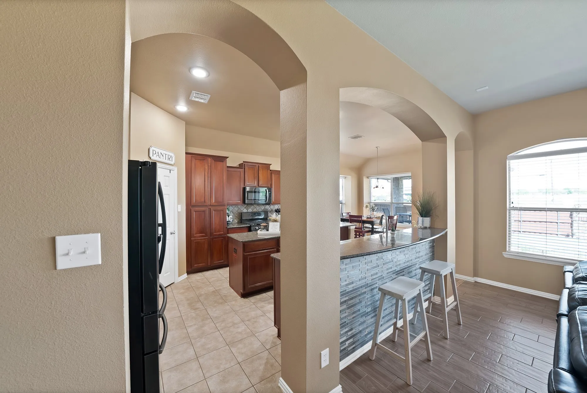 Single Family Residence For Sale in Kaufman County , 917 White Porch Avenue, Forney, Texas 75126, 4 Bedroom, 3 Bathroom, 3 Garage spaces, 3,123 Sqft, built in 2006, mls#21384492, Real Estate Agent in Forney, Homes For Sale in Kaufman county, Homes For Sale in Forney, Realtor in Forney Texas, Real Estate Brokerage Independent Realty Texas, Luminita Cordes Realtor