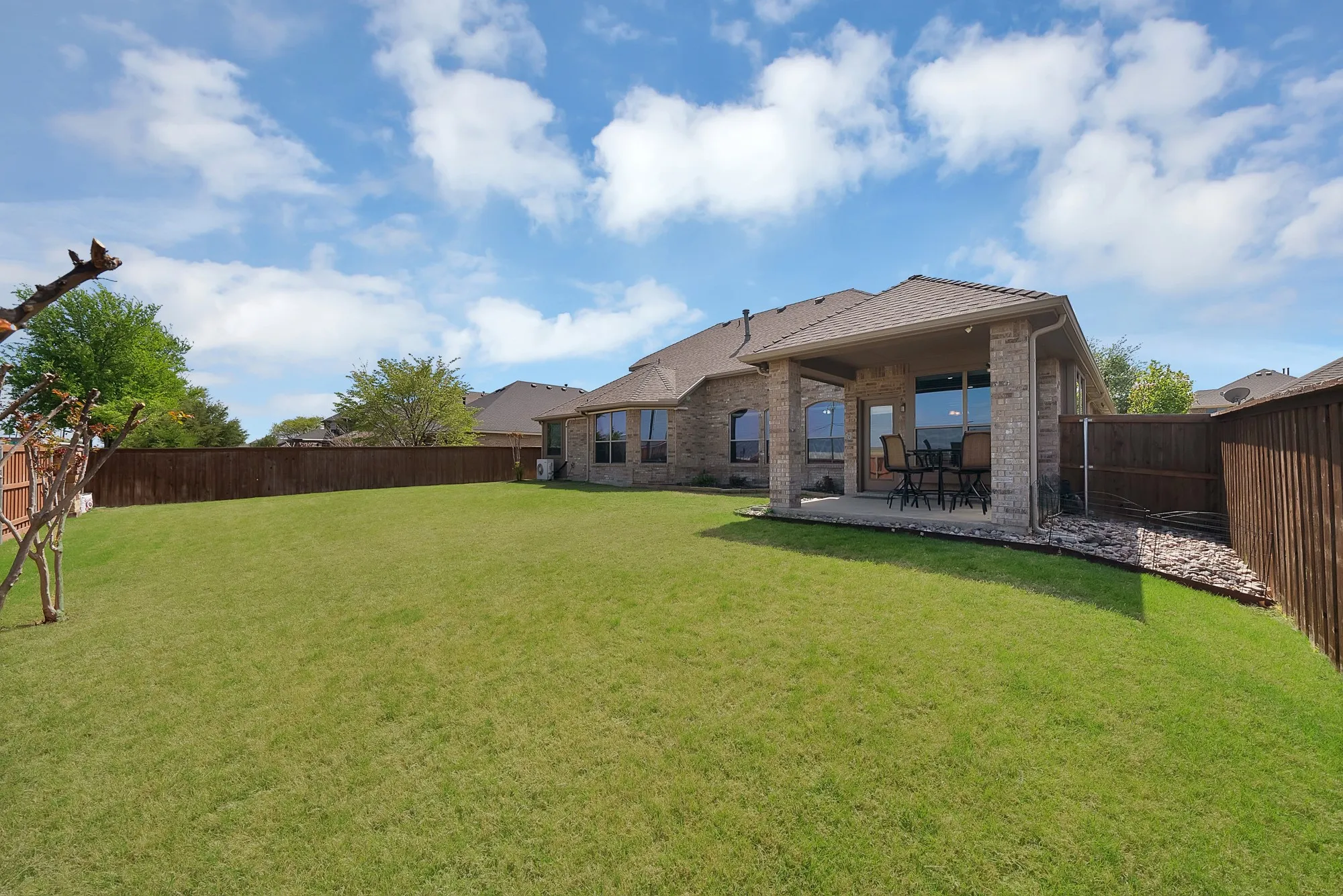 Single Family Residence For Sale in Kaufman County , 917 White Porch Avenue, Forney, Texas 75126, 4 Bedroom, 3 Bathroom, 3 Garage spaces, 3,123 Sqft, built in 2006, mls#21384492, Real Estate Agent in Forney, Homes For Sale in Kaufman county, Homes For Sale in Forney, Realtor in Forney Texas, Real Estate Brokerage Independent Realty Texas, Luminita Cordes Realtor