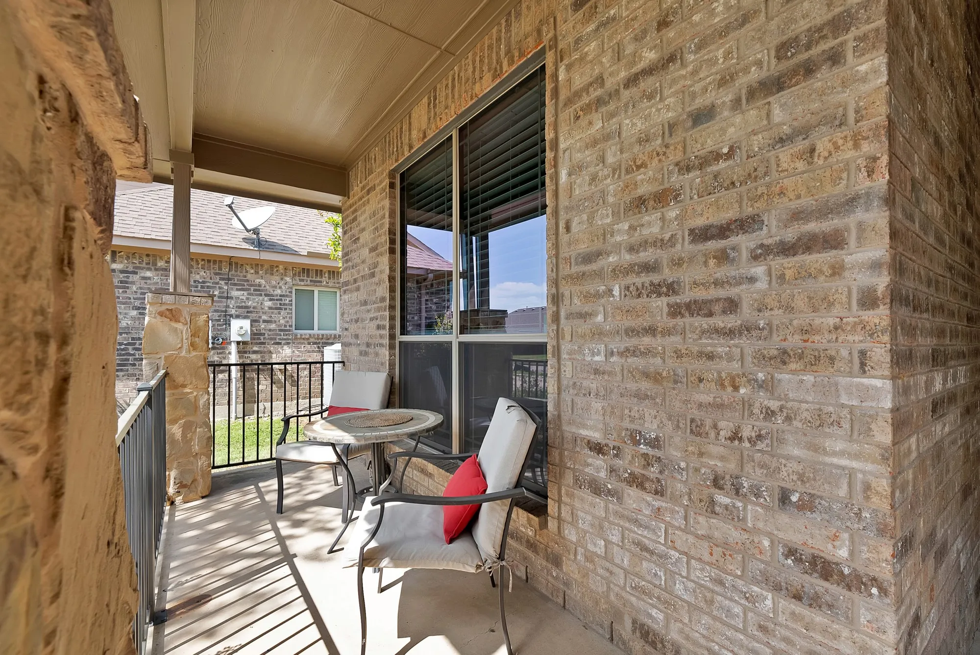 Single Family Residence For Sale in Kaufman County , 917 White Porch Avenue, Forney, Texas 75126, 4 Bedroom, 3 Bathroom, 3 Garage spaces, 3,123 Sqft, built in 2006, mls#21384492, Real Estate Agent in Forney, Homes For Sale in Kaufman county, Homes For Sale in Forney, Realtor in Forney Texas, Real Estate Brokerage Independent Realty Texas, Luminita Cordes Realtor