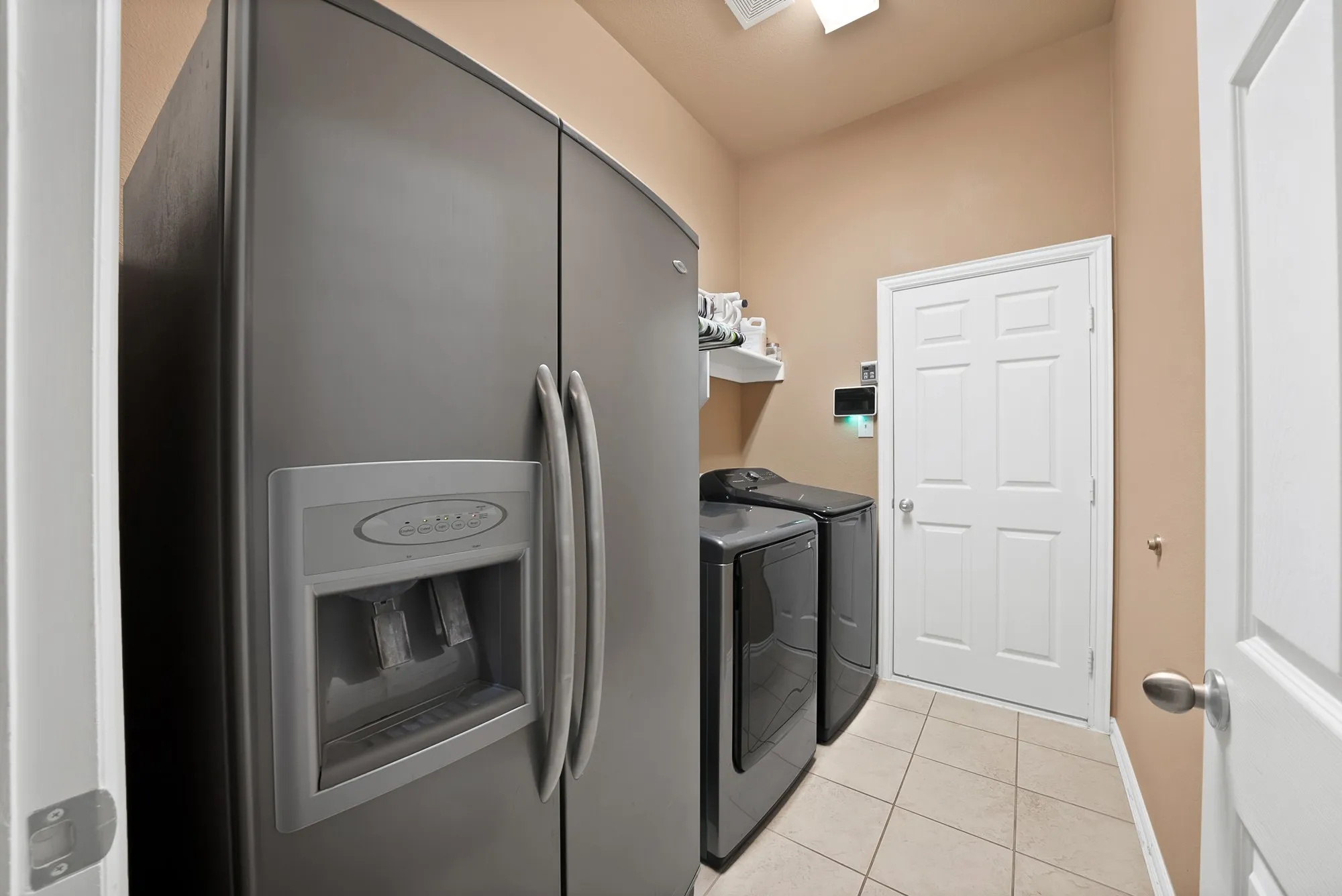 Single Family Residence For Sale in Kaufman County , 917 White Porch Avenue, Forney, Texas 75126, 4 Bedroom, 3 Bathroom, 3 Garage spaces, 3,123 Sqft, built in 2006, mls#21384492, Real Estate Agent in Forney, Homes For Sale in Kaufman county, Homes For Sale in Forney, Realtor in Forney Texas, Real Estate Brokerage Independent Realty Texas, Luminita Cordes Realtor