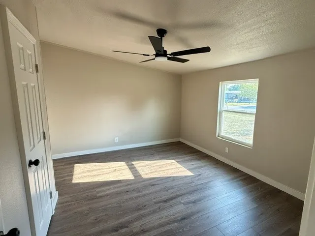 Mobile Home For Sale in Ellis County , 121 Dandy Mill Road, Ferris, Texas 75125, 3 Bedroom, 2 Bathroom, Garage spaces, 1,260 Sqft, built in 1995, mls#21384712, Real Estate Agent in Ferris, Homes For Sale in Ellis county, Homes For Sale in Ferris, Realtor in Ferris Texas, Real Estate Brokerage Independent Realty Texas, Luminita Cordes Realtor