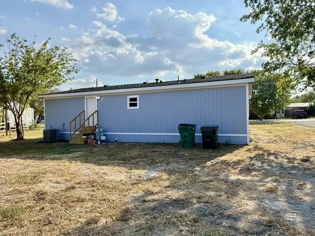 Mobile Home For Sale in Ellis County , 121 Dandy Mill Road, Ferris, Texas 75125, 3 Bedroom, 2 Bathroom, Garage spaces, 1,260 Sqft, built in 1995, mls#21384712, Real Estate Agent in Ferris, Homes For Sale in Ellis county, Homes For Sale in Ferris, Realtor in Ferris Texas, Real Estate Brokerage Independent Realty Texas, Luminita Cordes Realtor