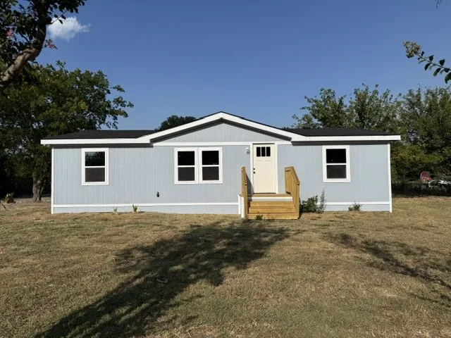 Mobile Home For Sale in Ellis County , 121 Dandy Mill Road, Ferris, Texas 75125, 3 Bedroom, 2 Bathroom, Garage spaces, 1,260 Sqft, built in 1995, mls#21384712, Real Estate Agent in Ferris, Homes For Sale in Ellis county, Homes For Sale in Ferris, Realtor in Ferris Texas, Real Estate Brokerage Independent Realty Texas, Luminita Cordes Realtor