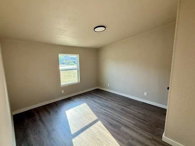 Mobile Home For Sale in Ellis County , 121 Dandy Mill Road, Ferris, Texas 75125, 3 Bedroom, 2 Bathroom, Garage spaces, 1,260 Sqft, built in 1995, mls#21384712, Real Estate Agent in Ferris, Homes For Sale in Ellis county, Homes For Sale in Ferris, Realtor in Ferris Texas, Real Estate Brokerage Independent Realty Texas, Luminita Cordes Realtor