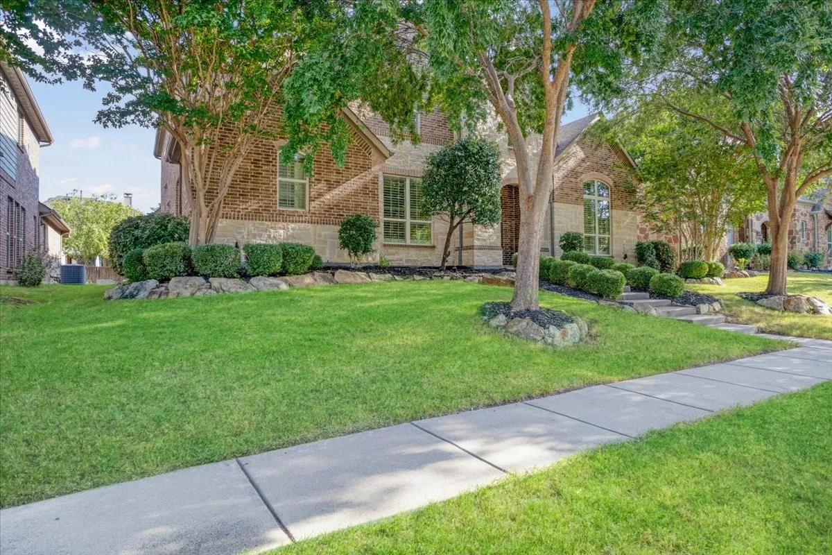 Single Family Residence For Sale in Collin County , 860 Bear Crossing Drive, Allen, Texas 75013, 4 Bedroom, 4 Bathroom, 3 Garage spaces, 3,792 Sqft, built in 2013, mls#21382539, Real Estate Agent in Allen, Homes For Sale in Collin county, Homes For Sale in Allen, Realtor in Allen Texas, Real Estate Brokerage Independent Realty Texas, Luminita Cordes Realtor