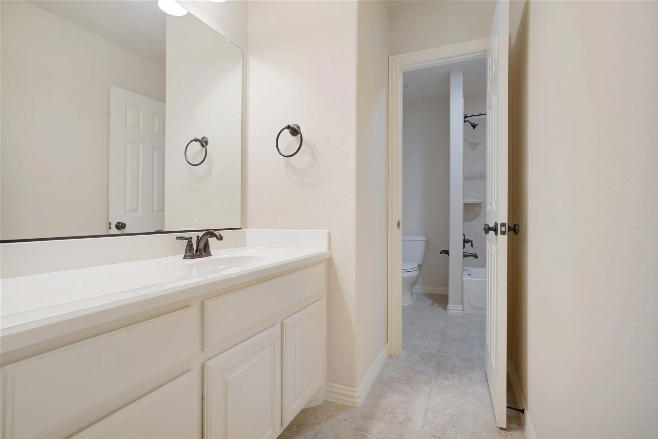 Single Family Residence For Sale in Collin County , 860 Bear Crossing Drive, Allen, Texas 75013, 4 Bedroom, 4 Bathroom, 3 Garage spaces, 3,792 Sqft, built in 2013, mls#21382539, Real Estate Agent in Allen, Homes For Sale in Collin county, Homes For Sale in Allen, Realtor in Allen Texas, Real Estate Brokerage Independent Realty Texas, Luminita Cordes Realtor