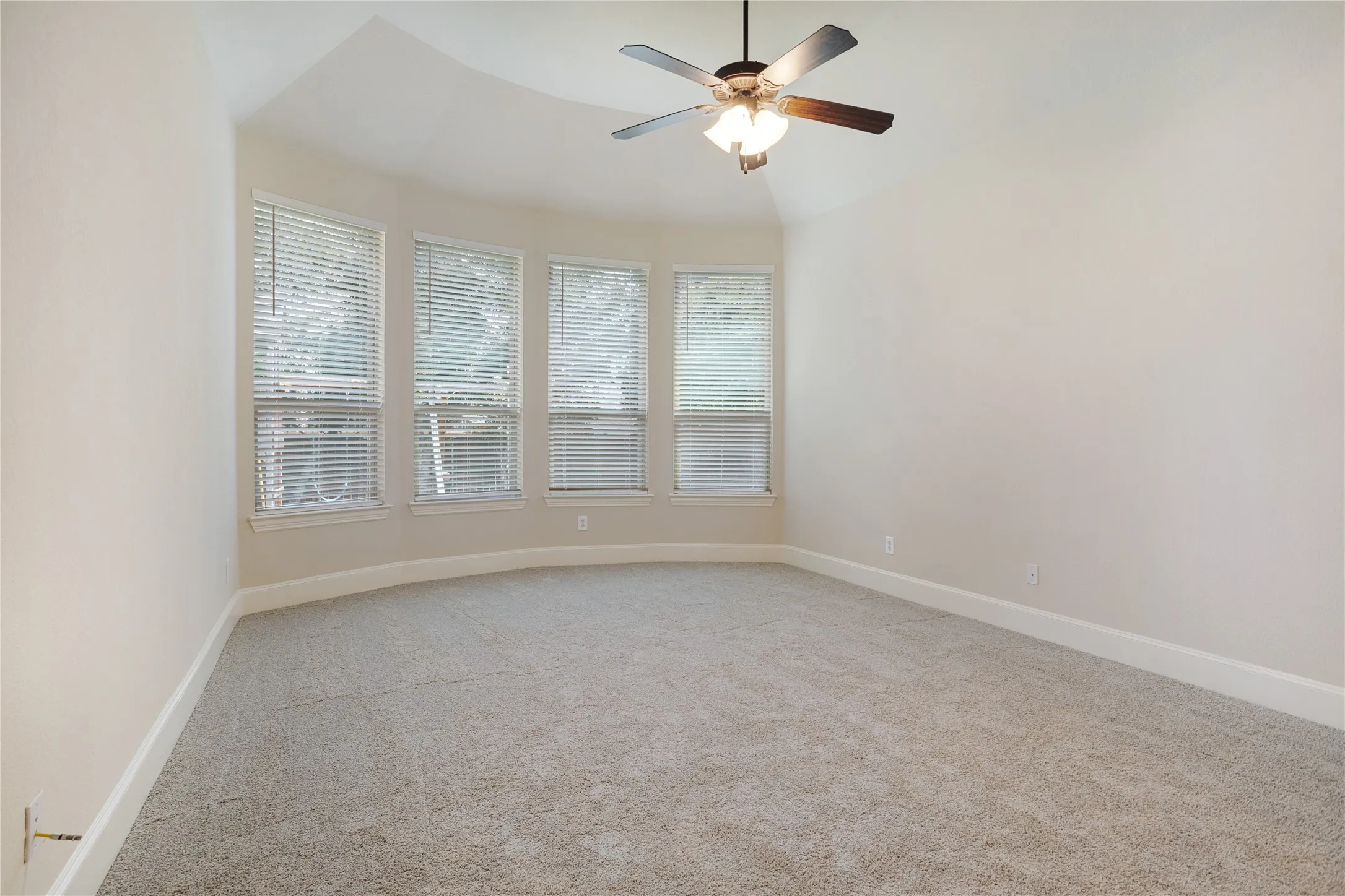 Single Family Residence For Sale in Collin County , 860 Bear Crossing Drive, Allen, Texas 75013, 4 Bedroom, 4 Bathroom, 3 Garage spaces, 3,792 Sqft, built in 2013, mls#21382539, Real Estate Agent in Allen, Homes For Sale in Collin county, Homes For Sale in Allen, Realtor in Allen Texas, Real Estate Brokerage Independent Realty Texas, Luminita Cordes Realtor