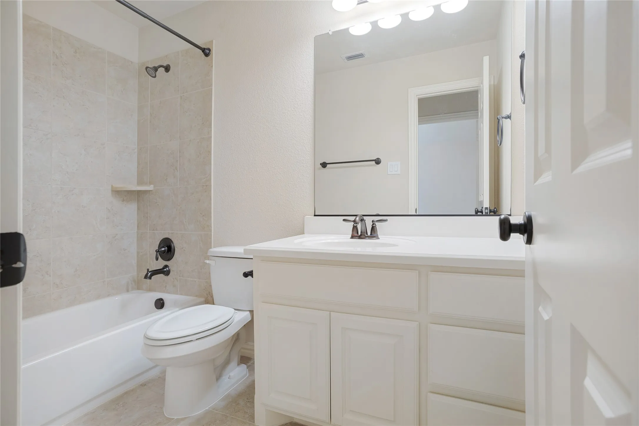 Single Family Residence For Sale in Collin County , 860 Bear Crossing Drive, Allen, Texas 75013, 4 Bedroom, 4 Bathroom, 3 Garage spaces, 3,792 Sqft, built in 2013, mls#21382539, Real Estate Agent in Allen, Homes For Sale in Collin county, Homes For Sale in Allen, Realtor in Allen Texas, Real Estate Brokerage Independent Realty Texas, Luminita Cordes Realtor
