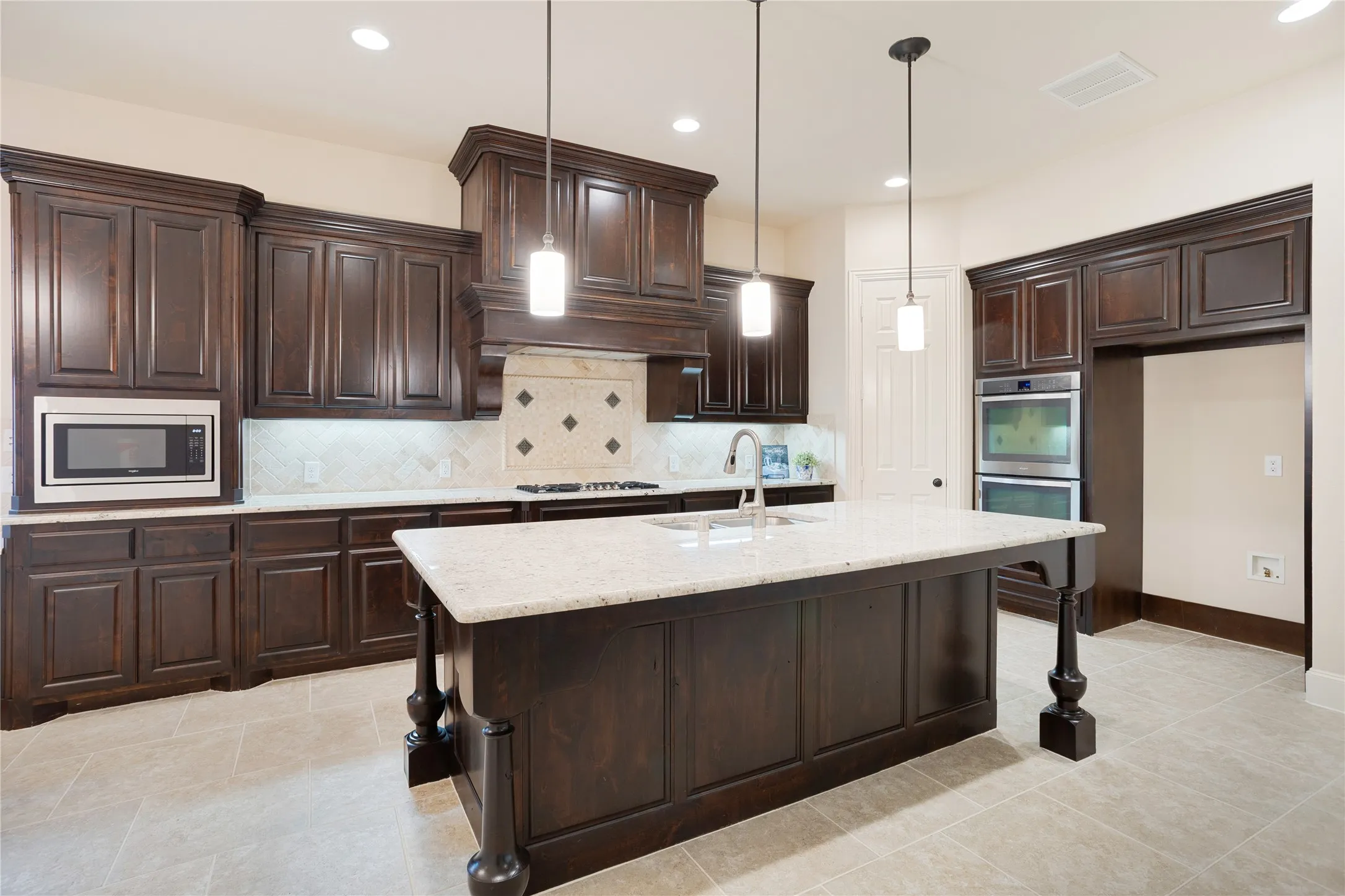 Single Family Residence For Sale in Collin County , 860 Bear Crossing Drive, Allen, Texas 75013, 4 Bedroom, 4 Bathroom, 3 Garage spaces, 3,792 Sqft, built in 2013, mls#21382539, Real Estate Agent in Allen, Homes For Sale in Collin county, Homes For Sale in Allen, Realtor in Allen Texas, Real Estate Brokerage Independent Realty Texas, Luminita Cordes Realtor
