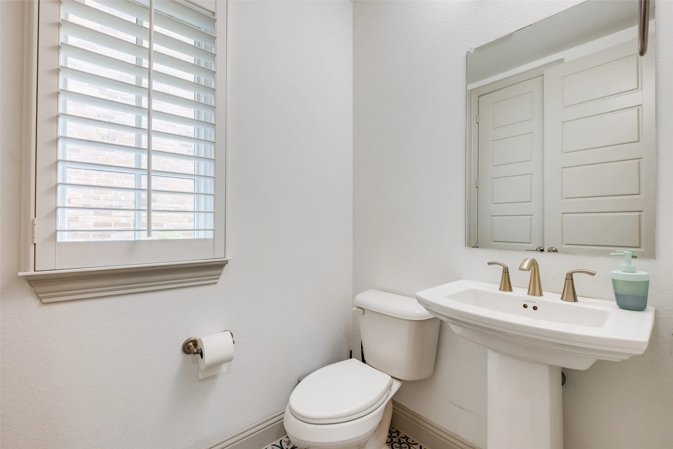 Powder bath downstairs