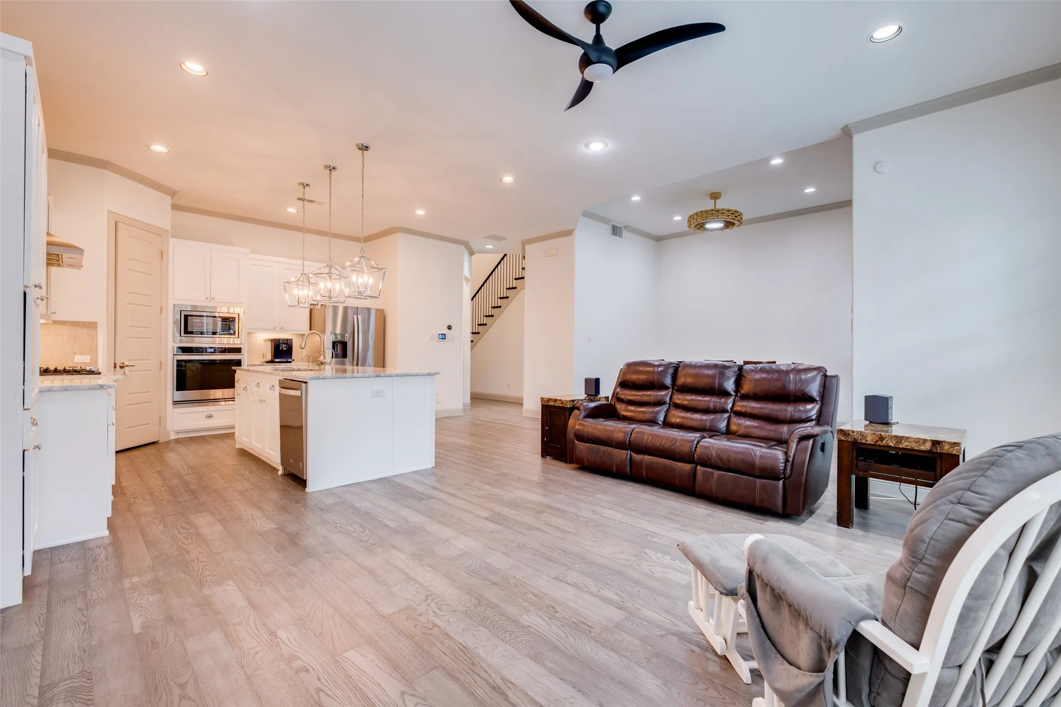 Open kitchen family, kitchen and dining room create a great place for entertaining