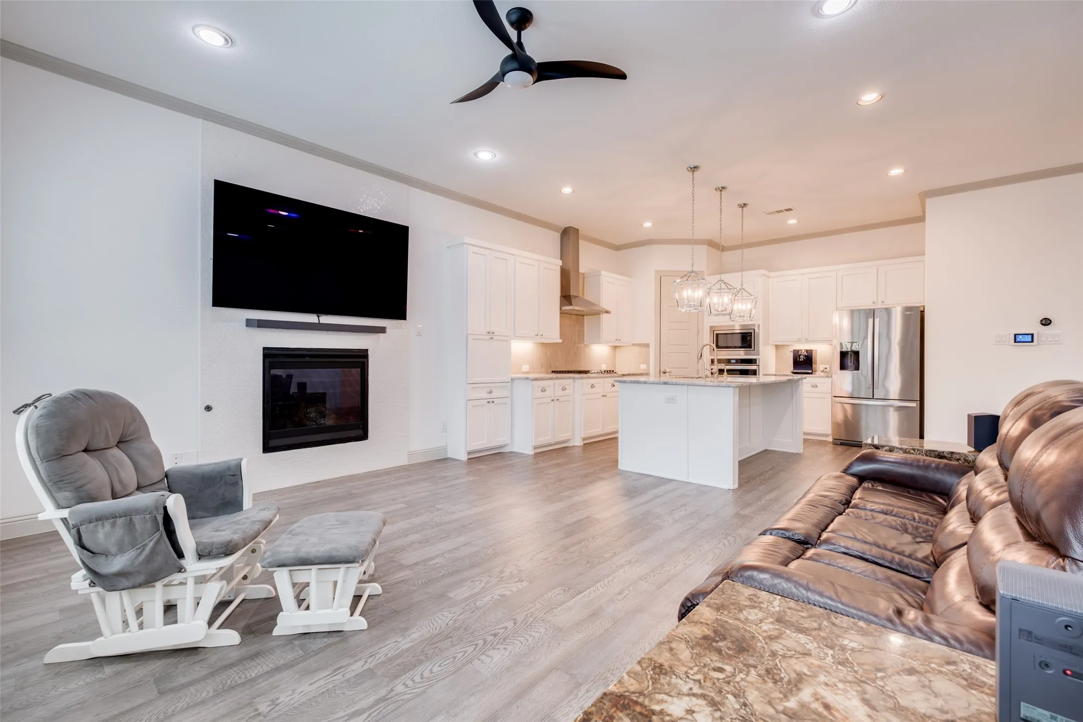 Spacious living area with gas fireplace