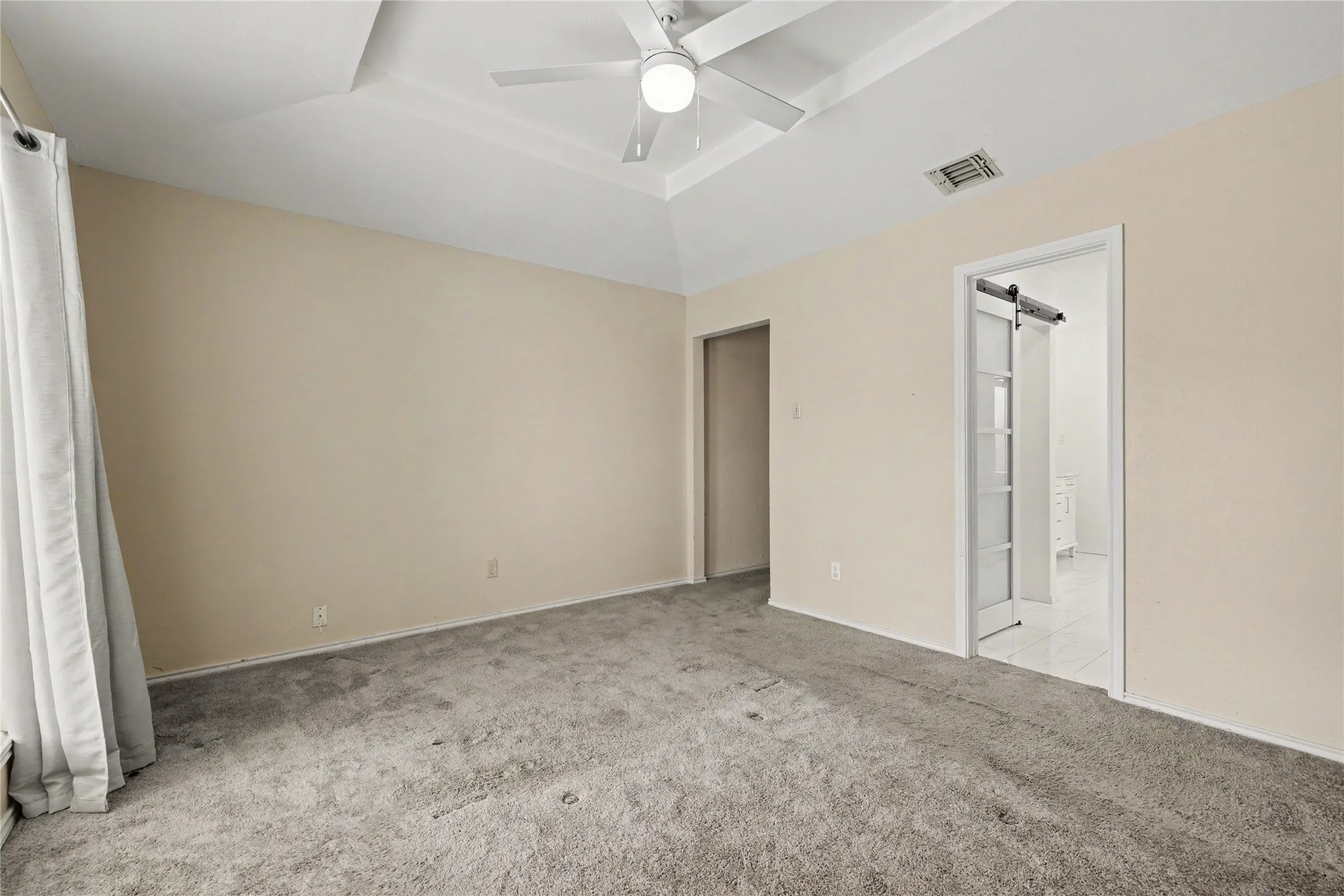 Single Family Residence For Sale in Dallas County , 569 Briarcliff Drive, Garland, Texas 75043, 3 Bedroom, 3 Bathroom, 2 Garage spaces, 1,707 Sqft, built in 1984, mls#21374691, Real Estate Agent in Garland, Homes For Sale in Dallas county, Homes For Sale in Garland, Realtor in Garland Texas, Real Estate Brokerage Independent Realty Texas, Luminita Cordes Realtor
