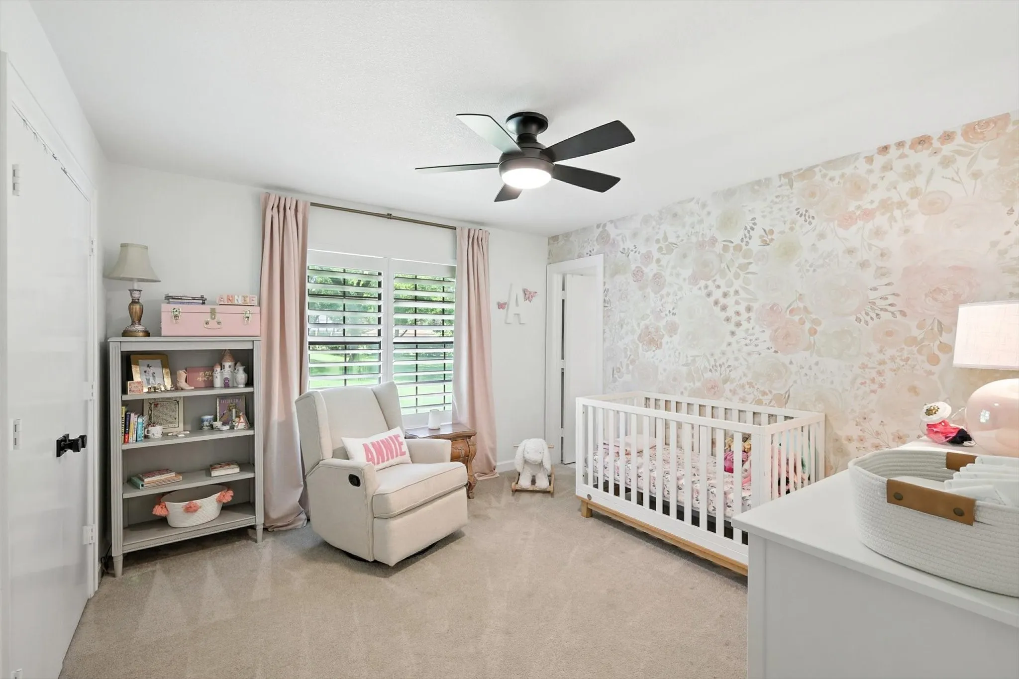 Single Family Residence For Rent in Denton County , 3201 Carmel Street, Denton, Texas 76205, 5 Bedroom, 4 Bathroom, 2 Garage spaces, 3,645 Sqft, built in 1968, mls#21384992, Real Estate Agent in Denton, Homes For Rent in Denton county, Homes For Rent in Denton, Realtor in Denton Texas, Real Estate Brokerage Independent Realty Texas, Luminita Cordes Realtor