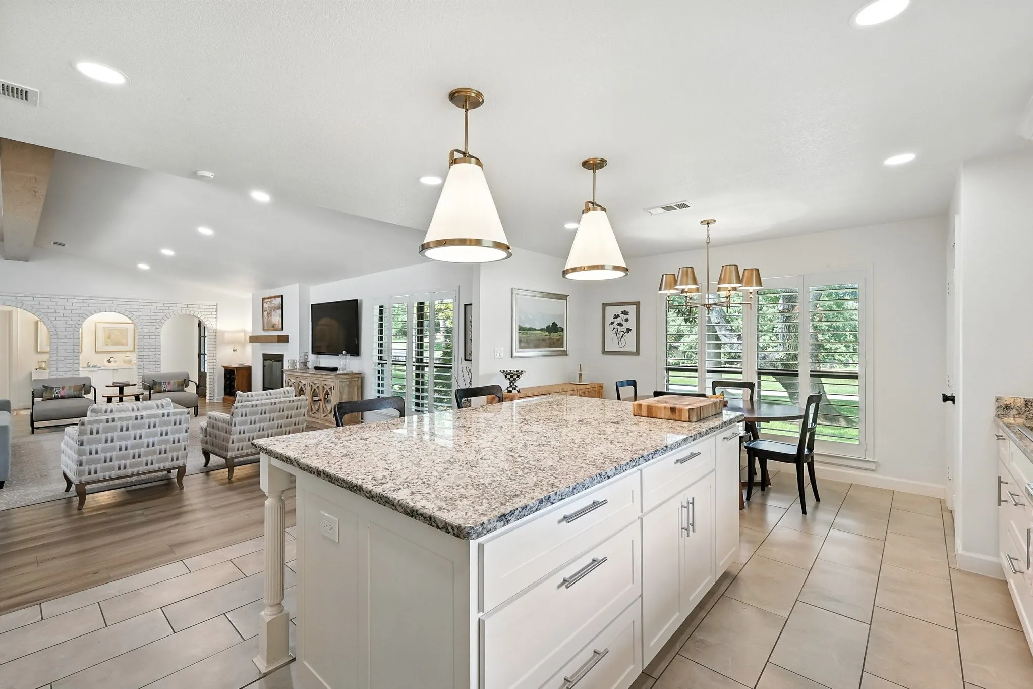 Single Family Residence For Rent in Denton County , 3201 Carmel Street, Denton, Texas 76205, 5 Bedroom, 4 Bathroom, 2 Garage spaces, 3,645 Sqft, built in 1968, mls#21384992, Real Estate Agent in Denton, Homes For Rent in Denton county, Homes For Rent in Denton, Realtor in Denton Texas, Real Estate Brokerage Independent Realty Texas, Luminita Cordes Realtor