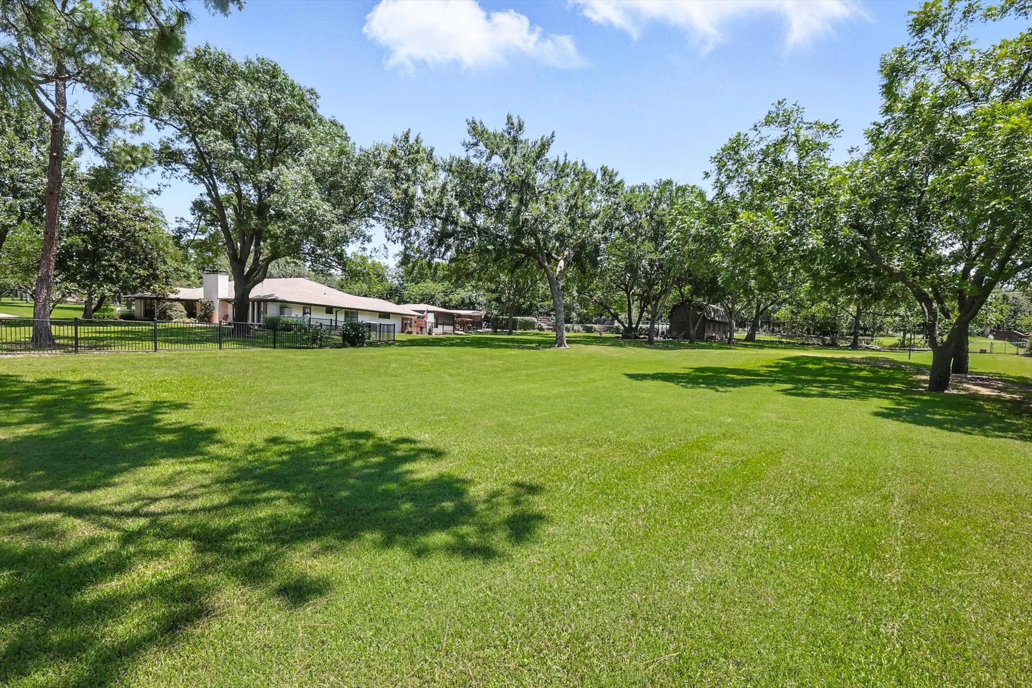 Single Family Residence For Rent in Denton County , 3201 Carmel Street, Denton, Texas 76205, 5 Bedroom, 4 Bathroom, 2 Garage spaces, 3,645 Sqft, built in 1968, mls#21384992, Real Estate Agent in Denton, Homes For Rent in Denton county, Homes For Rent in Denton, Realtor in Denton Texas, Real Estate Brokerage Independent Realty Texas, Luminita Cordes Realtor
