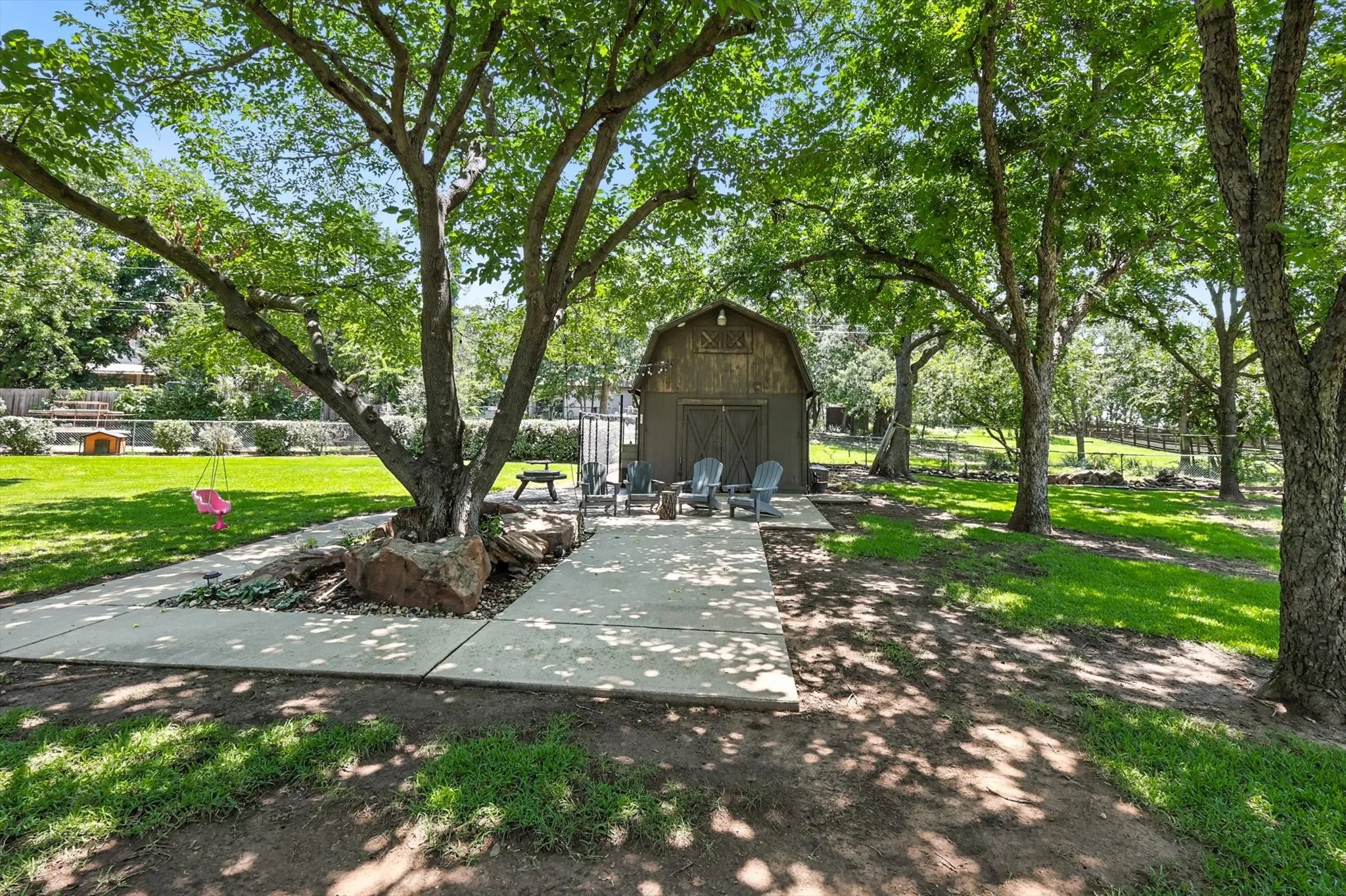 Single Family Residence For Rent in Denton County , 3201 Carmel Street, Denton, Texas 76205, 5 Bedroom, 4 Bathroom, 2 Garage spaces, 3,645 Sqft, built in 1968, mls#21384992, Real Estate Agent in Denton, Homes For Rent in Denton county, Homes For Rent in Denton, Realtor in Denton Texas, Real Estate Brokerage Independent Realty Texas, Luminita Cordes Realtor
