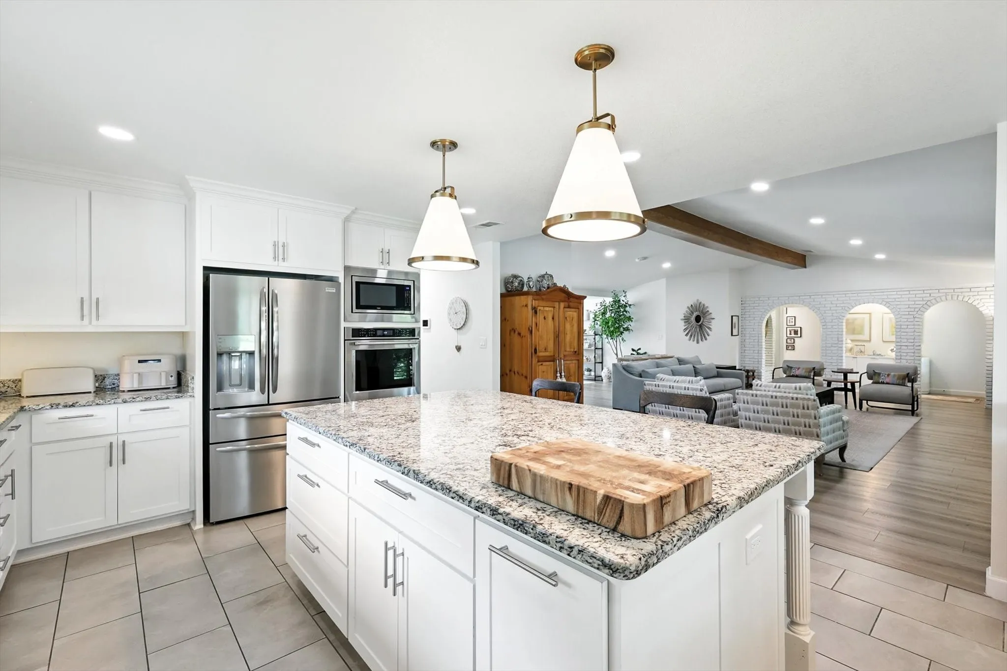 Single Family Residence For Rent in Denton County , 3201 Carmel Street, Denton, Texas 76205, 5 Bedroom, 4 Bathroom, 2 Garage spaces, 3,645 Sqft, built in 1968, mls#21384992, Real Estate Agent in Denton, Homes For Rent in Denton county, Homes For Rent in Denton, Realtor in Denton Texas, Real Estate Brokerage Independent Realty Texas, Luminita Cordes Realtor