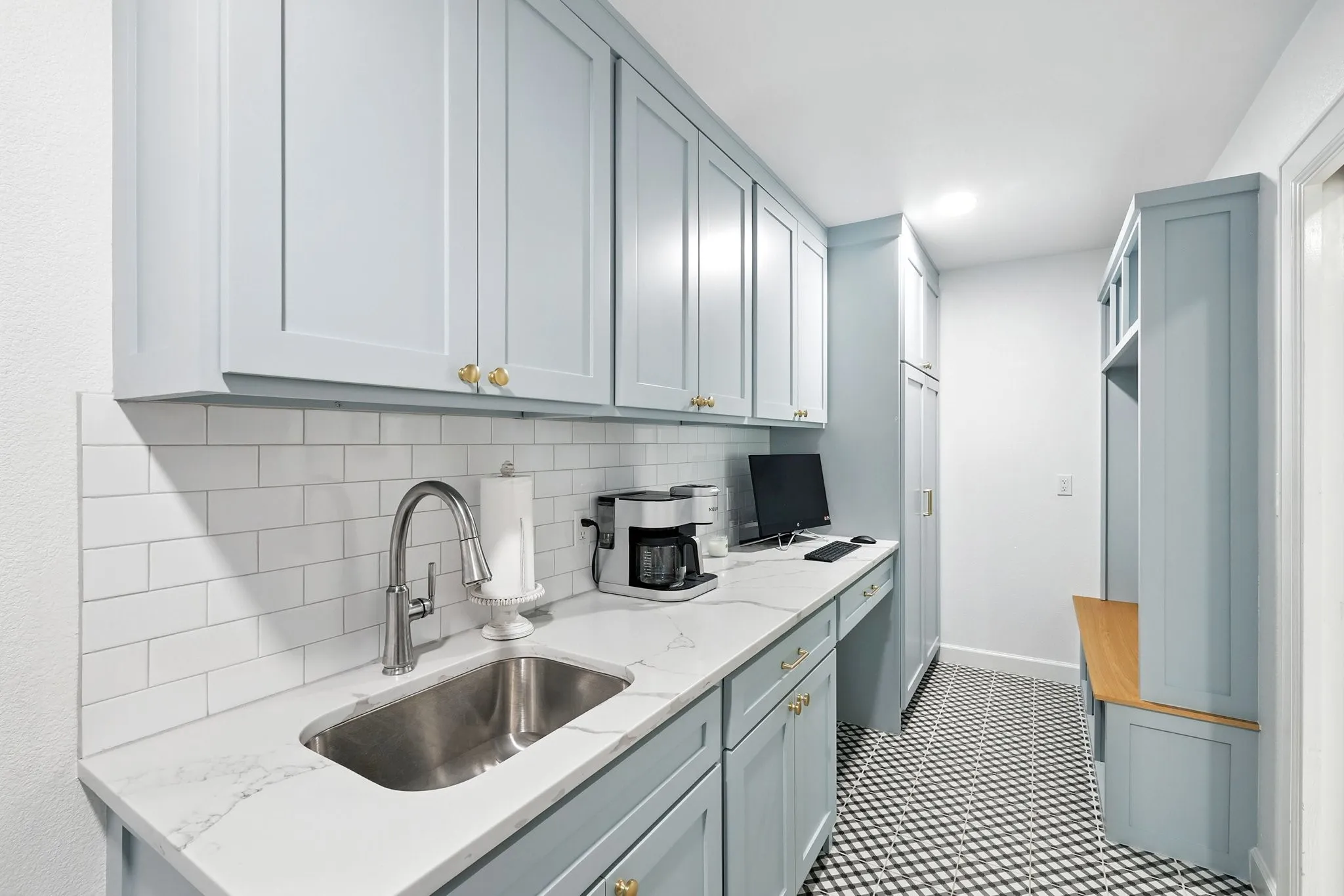 Single Family Residence For Rent in Denton County , 3201 Carmel Street, Denton, Texas 76205, 5 Bedroom, 4 Bathroom, 2 Garage spaces, 3,645 Sqft, built in 1968, mls#21384992, Real Estate Agent in Denton, Homes For Rent in Denton county, Homes For Rent in Denton, Realtor in Denton Texas, Real Estate Brokerage Independent Realty Texas, Luminita Cordes Realtor