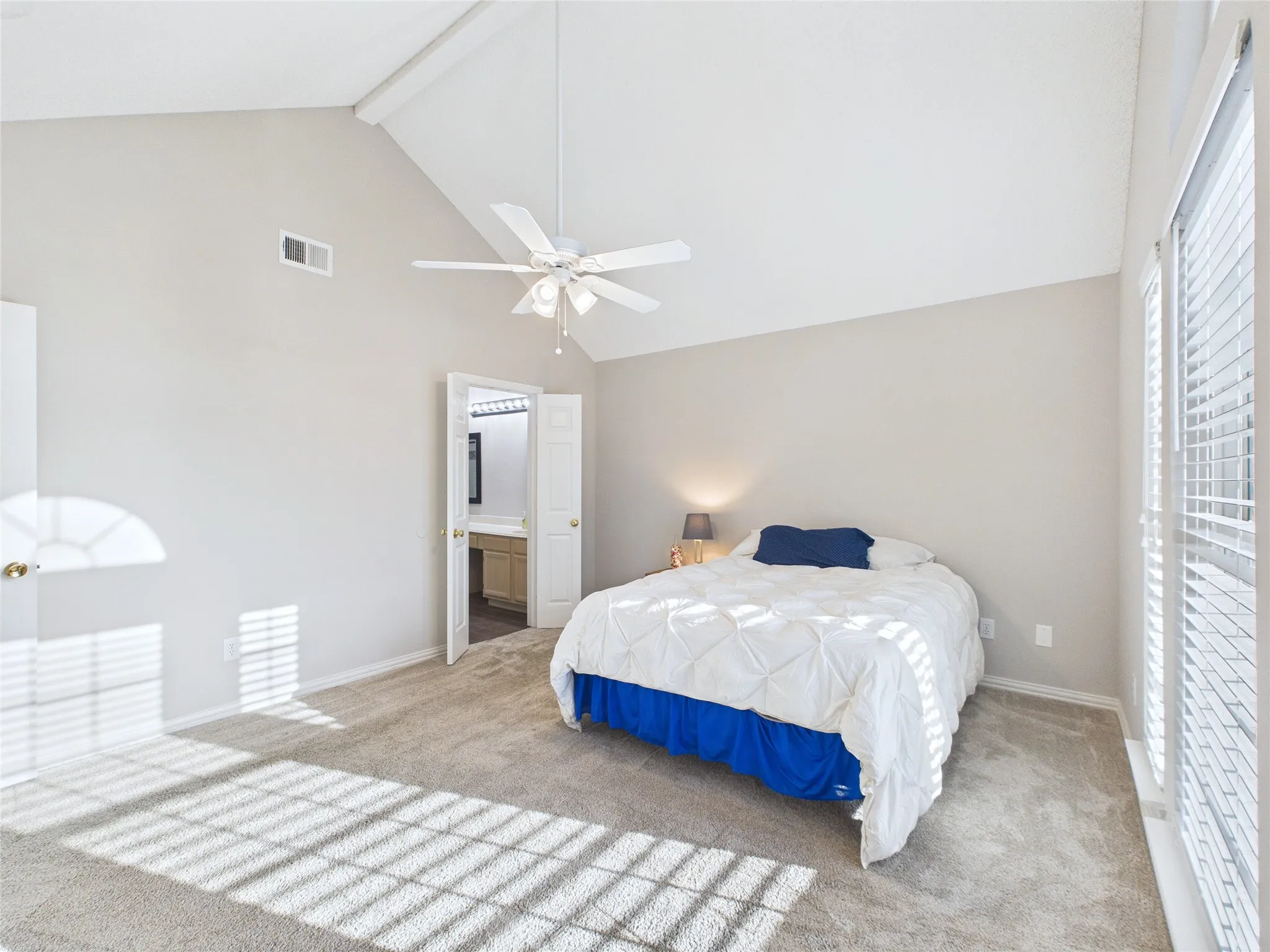 Single Family Residence For Sale in Tarrant County , 4503 Queenswood Drive, Grand Prairie, Texas 75052, 4 Bedroom, 3 Bathroom, 2 Garage spaces, 2,140 Sqft, built in 1991, mls#21378978, Real Estate Agent in Grand Prairie, Homes For Sale in Tarrant county, Homes For Sale in Grand Prairie, Realtor in Grand Prairie Texas, Real Estate Brokerage Independent Realty Texas, Luminita Cordes Realtor