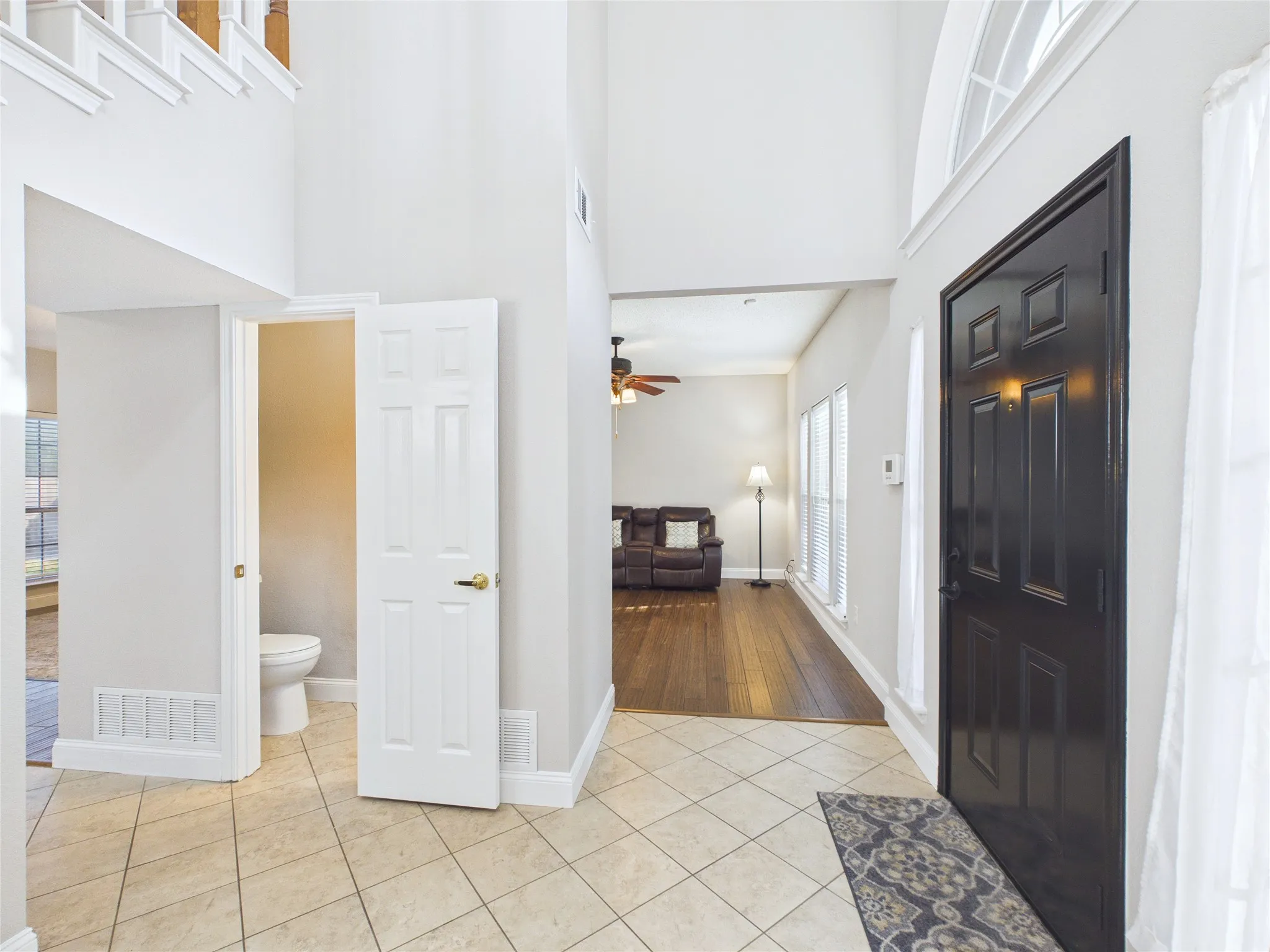 Single Family Residence For Sale in Tarrant County , 4503 Queenswood Drive, Grand Prairie, Texas 75052, 4 Bedroom, 3 Bathroom, 2 Garage spaces, 2,140 Sqft, built in 1991, mls#21378978, Real Estate Agent in Grand Prairie, Homes For Sale in Tarrant county, Homes For Sale in Grand Prairie, Realtor in Grand Prairie Texas, Real Estate Brokerage Independent Realty Texas, Luminita Cordes Realtor