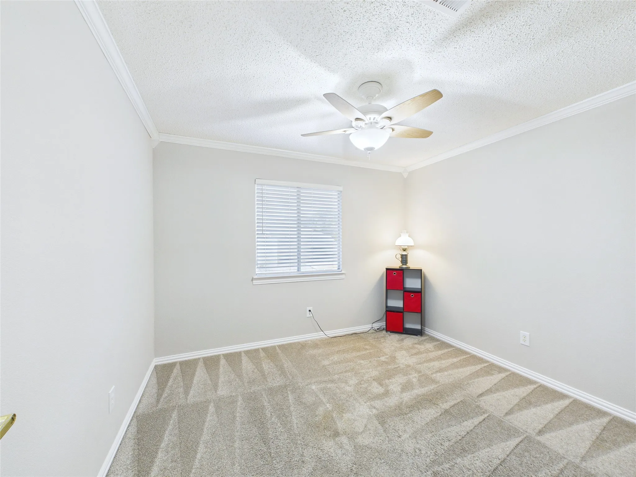 Single Family Residence For Sale in Tarrant County , 4503 Queenswood Drive, Grand Prairie, Texas 75052, 4 Bedroom, 3 Bathroom, 2 Garage spaces, 2,140 Sqft, built in 1991, mls#21378978, Real Estate Agent in Grand Prairie, Homes For Sale in Tarrant county, Homes For Sale in Grand Prairie, Realtor in Grand Prairie Texas, Real Estate Brokerage Independent Realty Texas, Luminita Cordes Realtor
