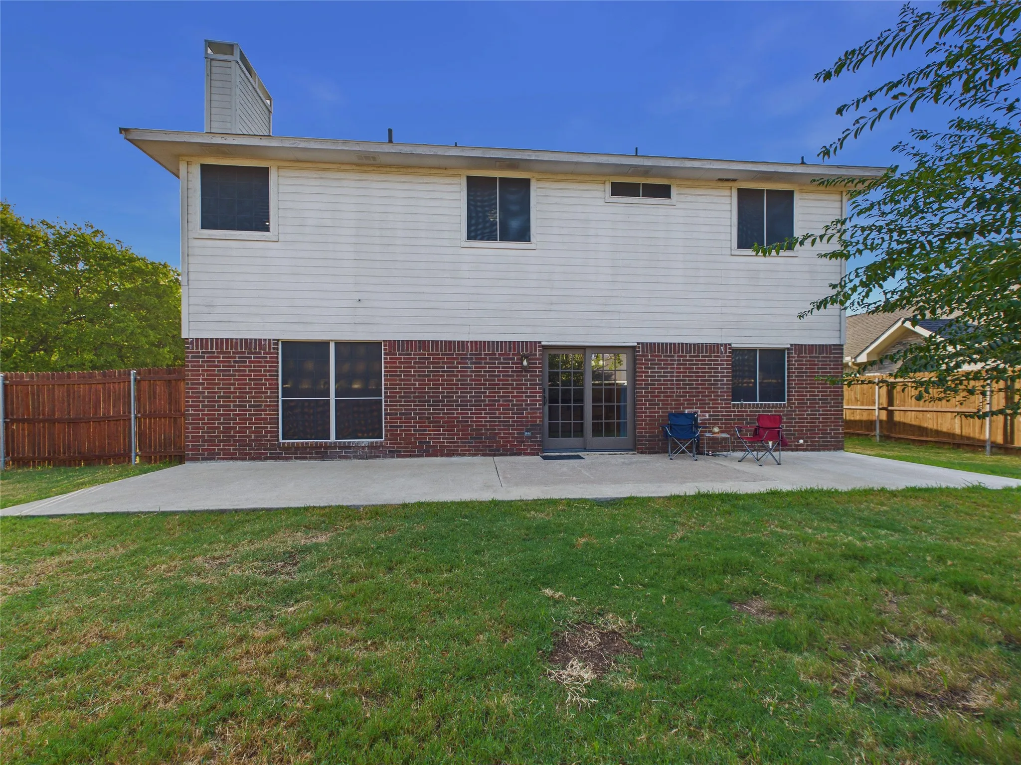Single Family Residence For Sale in Tarrant County , 4503 Queenswood Drive, Grand Prairie, Texas 75052, 4 Bedroom, 3 Bathroom, 2 Garage spaces, 2,140 Sqft, built in 1991, mls#21378978, Real Estate Agent in Grand Prairie, Homes For Sale in Tarrant county, Homes For Sale in Grand Prairie, Realtor in Grand Prairie Texas, Real Estate Brokerage Independent Realty Texas, Luminita Cordes Realtor