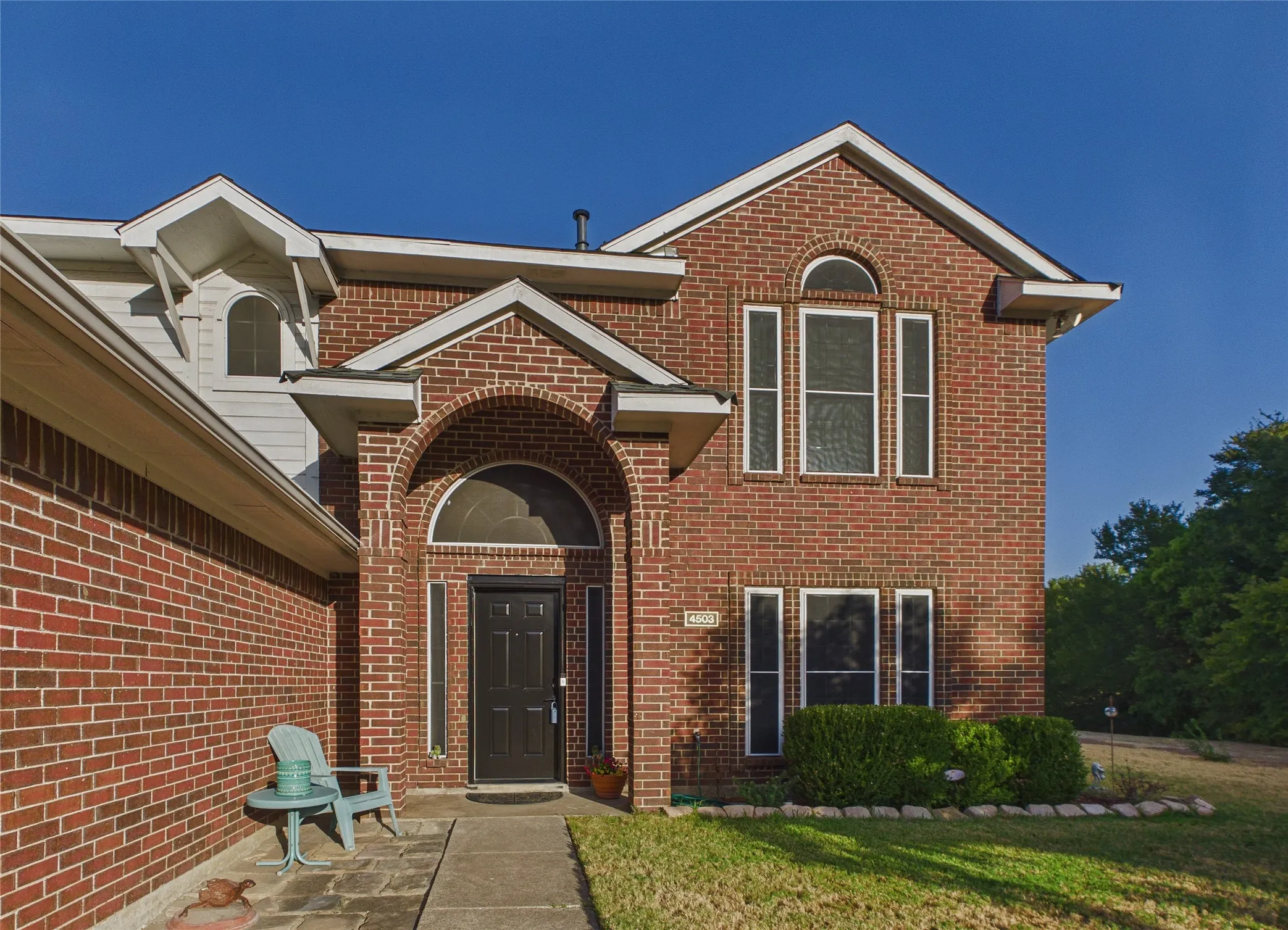 Single Family Residence For Sale in Tarrant County , 4503 Queenswood Drive, Grand Prairie, Texas 75052, 4 Bedroom, 3 Bathroom, 2 Garage spaces, 2,140 Sqft, built in 1991, mls#21378978, Real Estate Agent in Grand Prairie, Homes For Sale in Tarrant county, Homes For Sale in Grand Prairie, Realtor in Grand Prairie Texas, Real Estate Brokerage Independent Realty Texas, Luminita Cordes Realtor