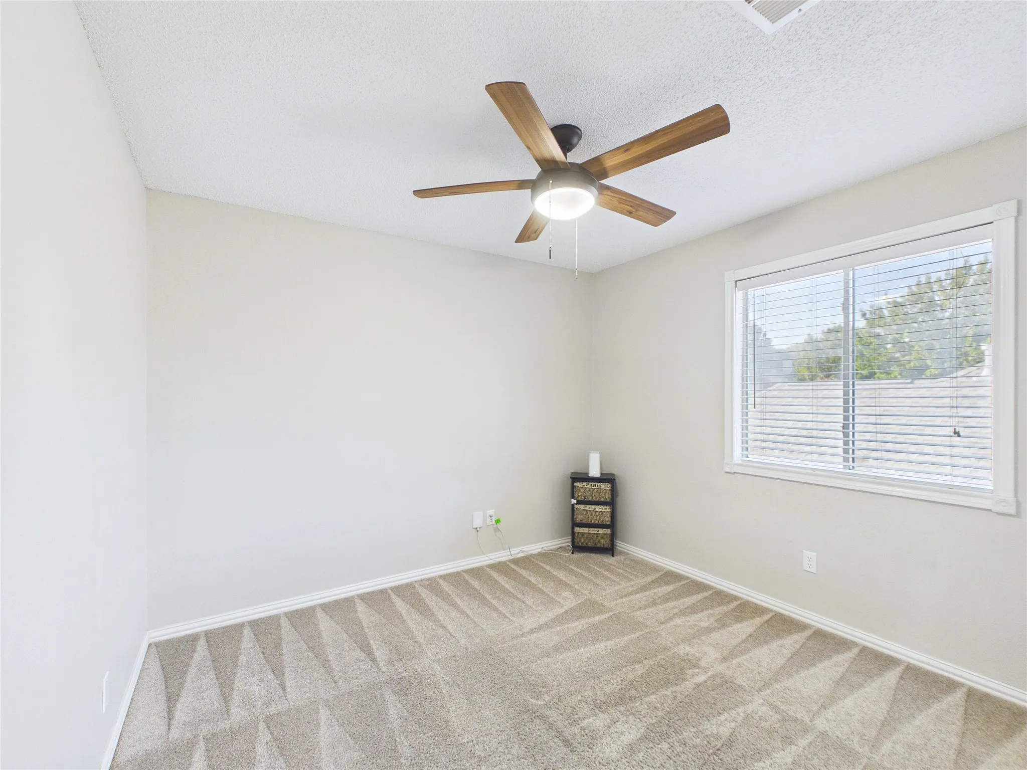 Single Family Residence For Sale in Tarrant County , 4503 Queenswood Drive, Grand Prairie, Texas 75052, 4 Bedroom, 3 Bathroom, 2 Garage spaces, 2,140 Sqft, built in 1991, mls#21378978, Real Estate Agent in Grand Prairie, Homes For Sale in Tarrant county, Homes For Sale in Grand Prairie, Realtor in Grand Prairie Texas, Real Estate Brokerage Independent Realty Texas, Luminita Cordes Realtor