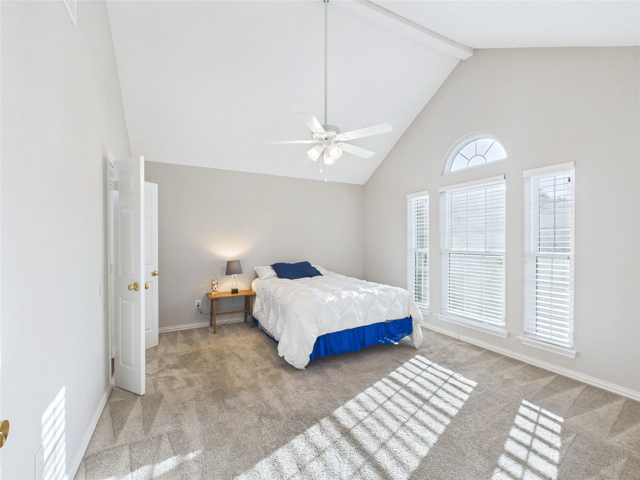 Single Family Residence For Sale in Tarrant County , 4503 Queenswood Drive, Grand Prairie, Texas 75052, 4 Bedroom, 3 Bathroom, 2 Garage spaces, 2,140 Sqft, built in 1991, mls#21378978, Real Estate Agent in Grand Prairie, Homes For Sale in Tarrant county, Homes For Sale in Grand Prairie, Realtor in Grand Prairie Texas, Real Estate Brokerage Independent Realty Texas, Luminita Cordes Realtor