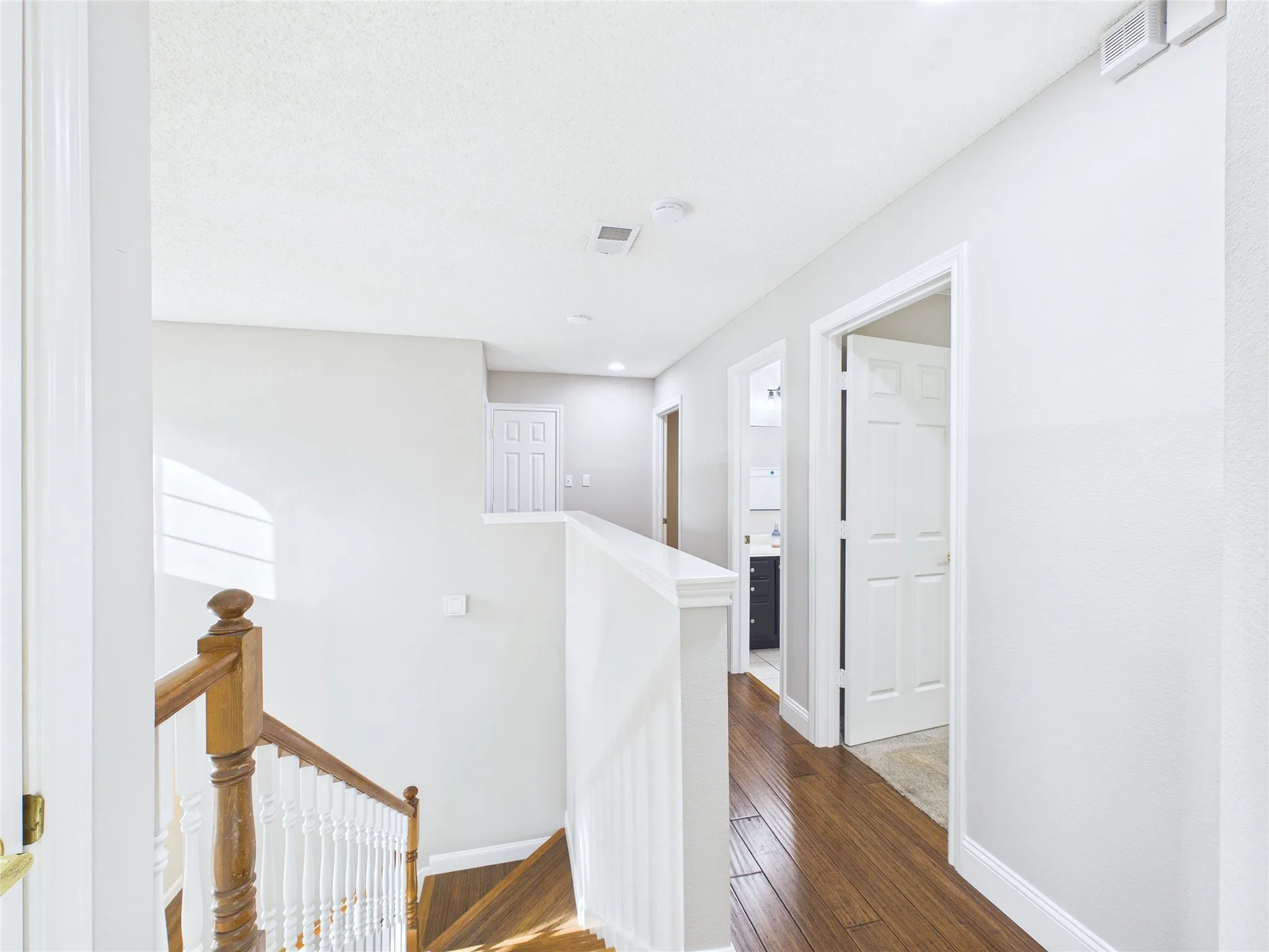 Single Family Residence For Sale in Tarrant County , 4503 Queenswood Drive, Grand Prairie, Texas 75052, 4 Bedroom, 3 Bathroom, 2 Garage spaces, 2,140 Sqft, built in 1991, mls#21378978, Real Estate Agent in Grand Prairie, Homes For Sale in Tarrant county, Homes For Sale in Grand Prairie, Realtor in Grand Prairie Texas, Real Estate Brokerage Independent Realty Texas, Luminita Cordes Realtor