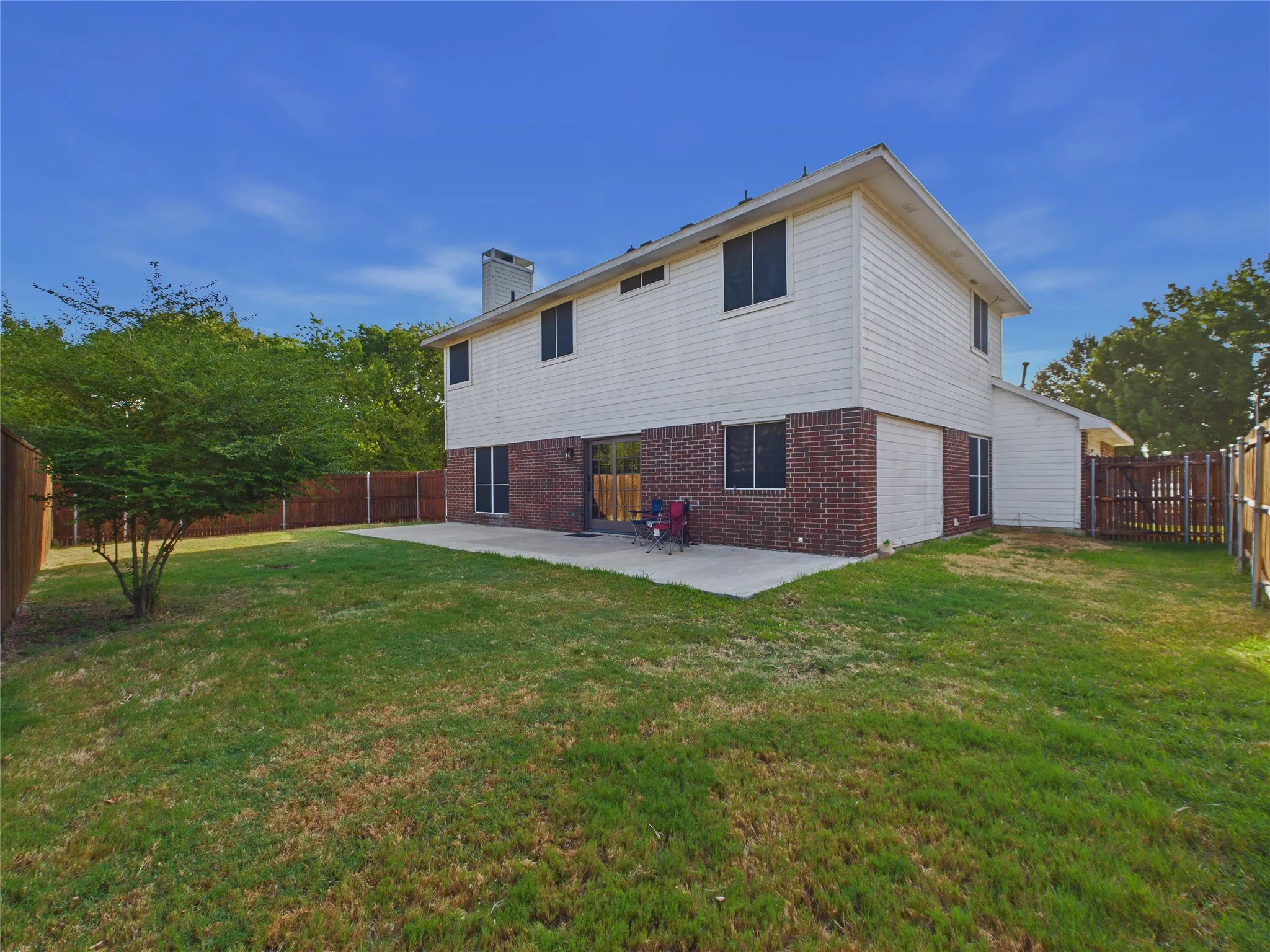 Single Family Residence For Sale in Tarrant County , 4503 Queenswood Drive, Grand Prairie, Texas 75052, 4 Bedroom, 3 Bathroom, 2 Garage spaces, 2,140 Sqft, built in 1991, mls#21378978, Real Estate Agent in Grand Prairie, Homes For Sale in Tarrant county, Homes For Sale in Grand Prairie, Realtor in Grand Prairie Texas, Real Estate Brokerage Independent Realty Texas, Luminita Cordes Realtor