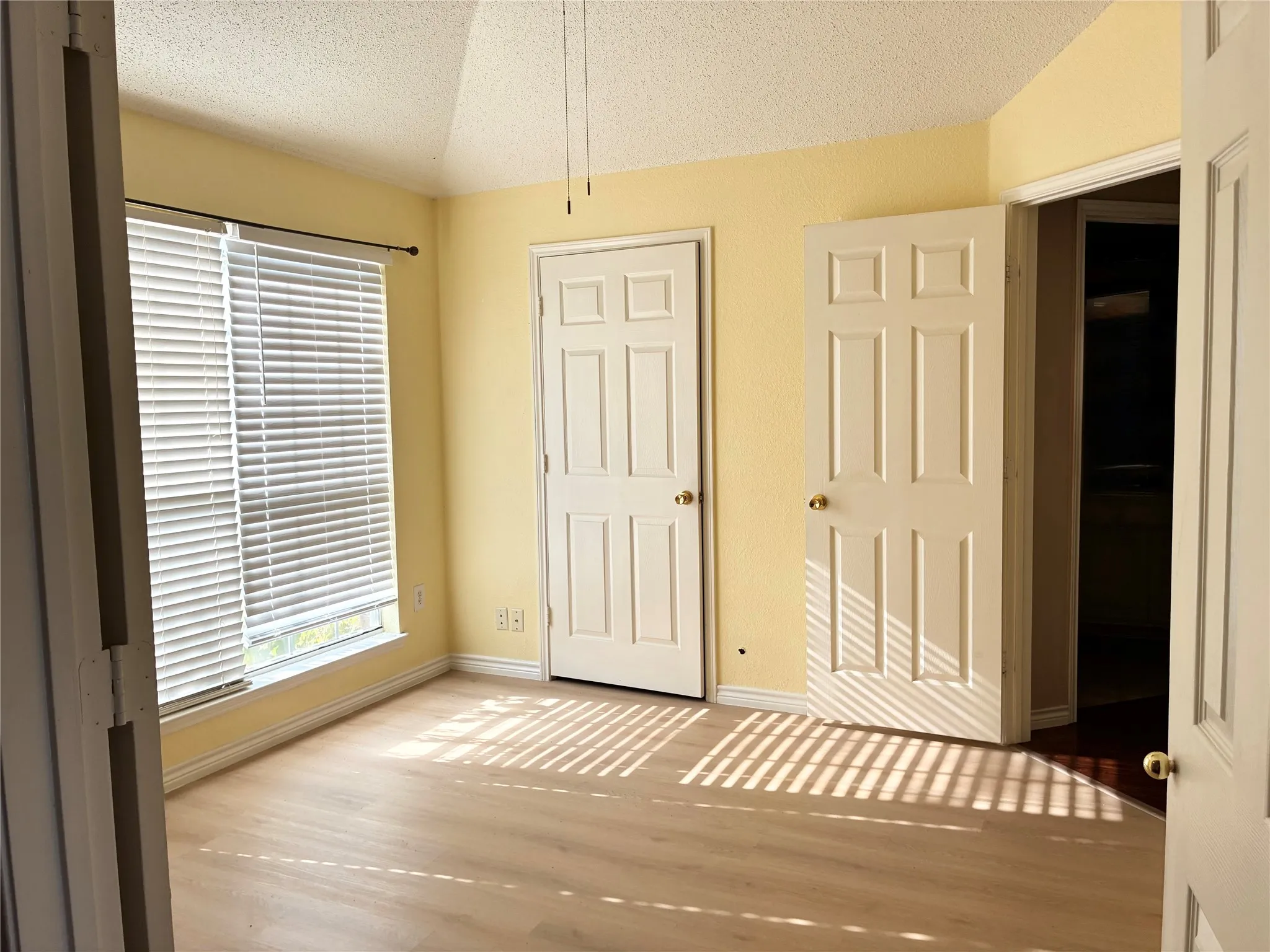 Single Family Residence For Rent in Collin County , 807 Aylesbury Drive, Allen, Texas 75002, 3 Bedroom, 2 Bathroom, 2 Garage spaces, 1,531 Sqft, built in 1996, mls#21374689, Real Estate Agent in Allen, Homes For Rent in Collin county, Homes For Rent in Allen, Realtor in Allen Texas, Real Estate Brokerage Independent Realty Texas, Luminita Cordes Realtor