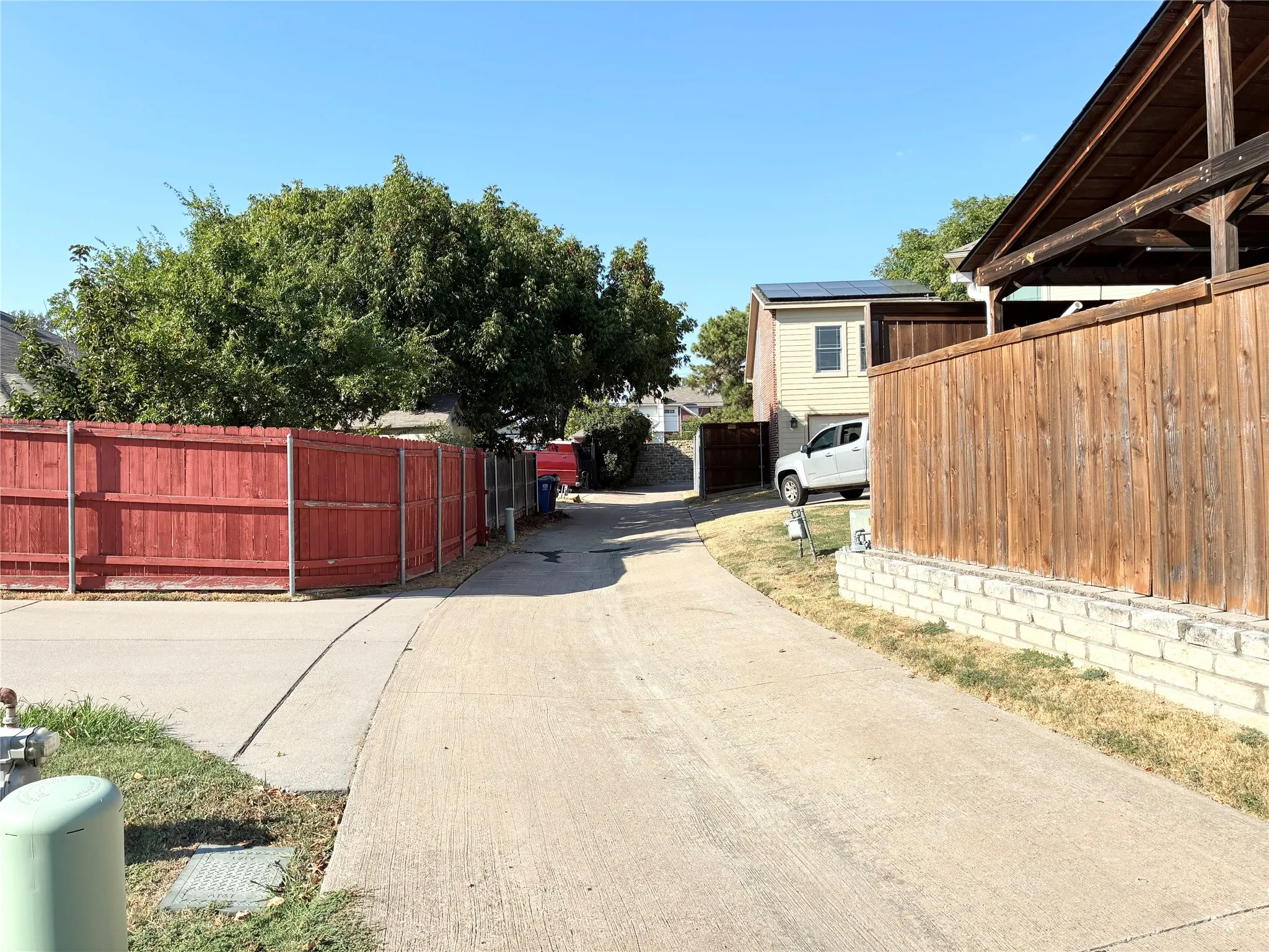 Single Family Residence For Rent in Collin County , 807 Aylesbury Drive, Allen, Texas 75002, 3 Bedroom, 2 Bathroom, 2 Garage spaces, 1,531 Sqft, built in 1996, mls#21374689, Real Estate Agent in Allen, Homes For Rent in Collin county, Homes For Rent in Allen, Realtor in Allen Texas, Real Estate Brokerage Independent Realty Texas, Luminita Cordes Realtor