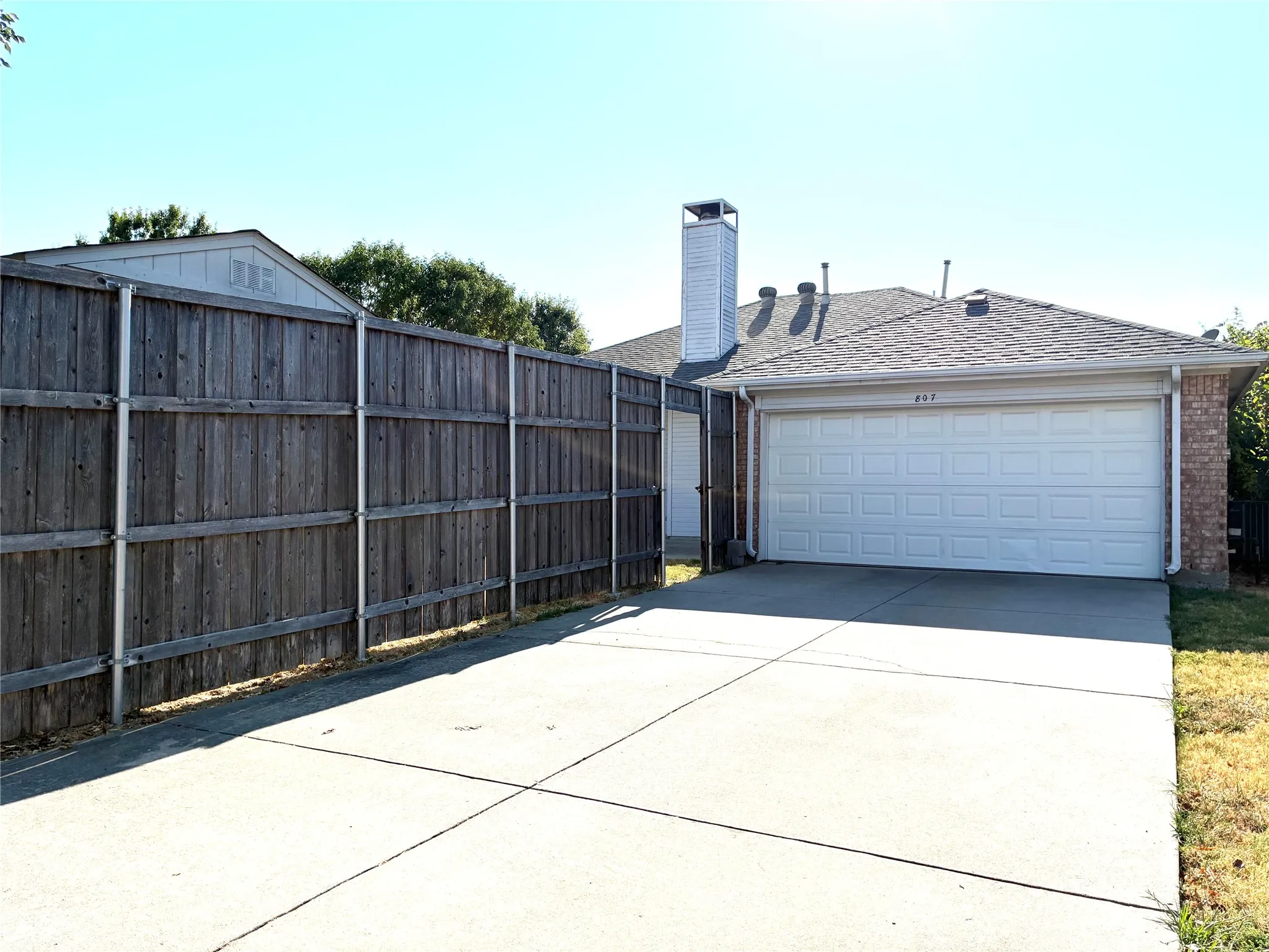 Single Family Residence For Rent in Collin County , 807 Aylesbury Drive, Allen, Texas 75002, 3 Bedroom, 2 Bathroom, 2 Garage spaces, 1,531 Sqft, built in 1996, mls#21374689, Real Estate Agent in Allen, Homes For Rent in Collin county, Homes For Rent in Allen, Realtor in Allen Texas, Real Estate Brokerage Independent Realty Texas, Luminita Cordes Realtor