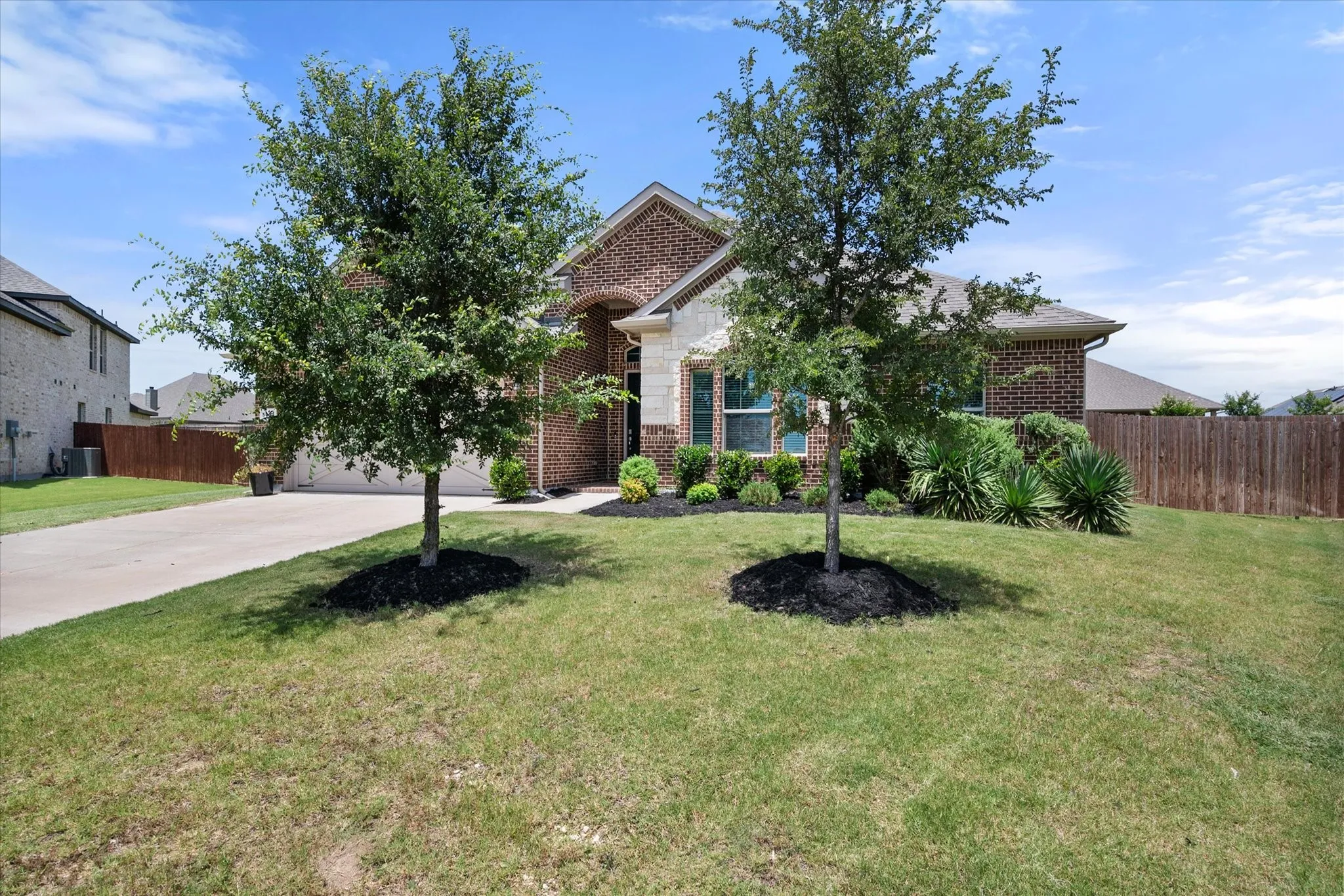Single Family Residence For Sale in Ellis County , 5600 Log Cabin Court, Midlothian, Texas 76065, 4 Bedroom, 2 Bathroom, 2 Garage spaces, 1,882 Sqft, built in 2021, mls#21384038, Real Estate Agent in Midlothian, Homes For Sale in Ellis county, Homes For Sale in Midlothian, Realtor in Midlothian Texas, Real Estate Brokerage Independent Realty Texas, Luminita Cordes Realtor
