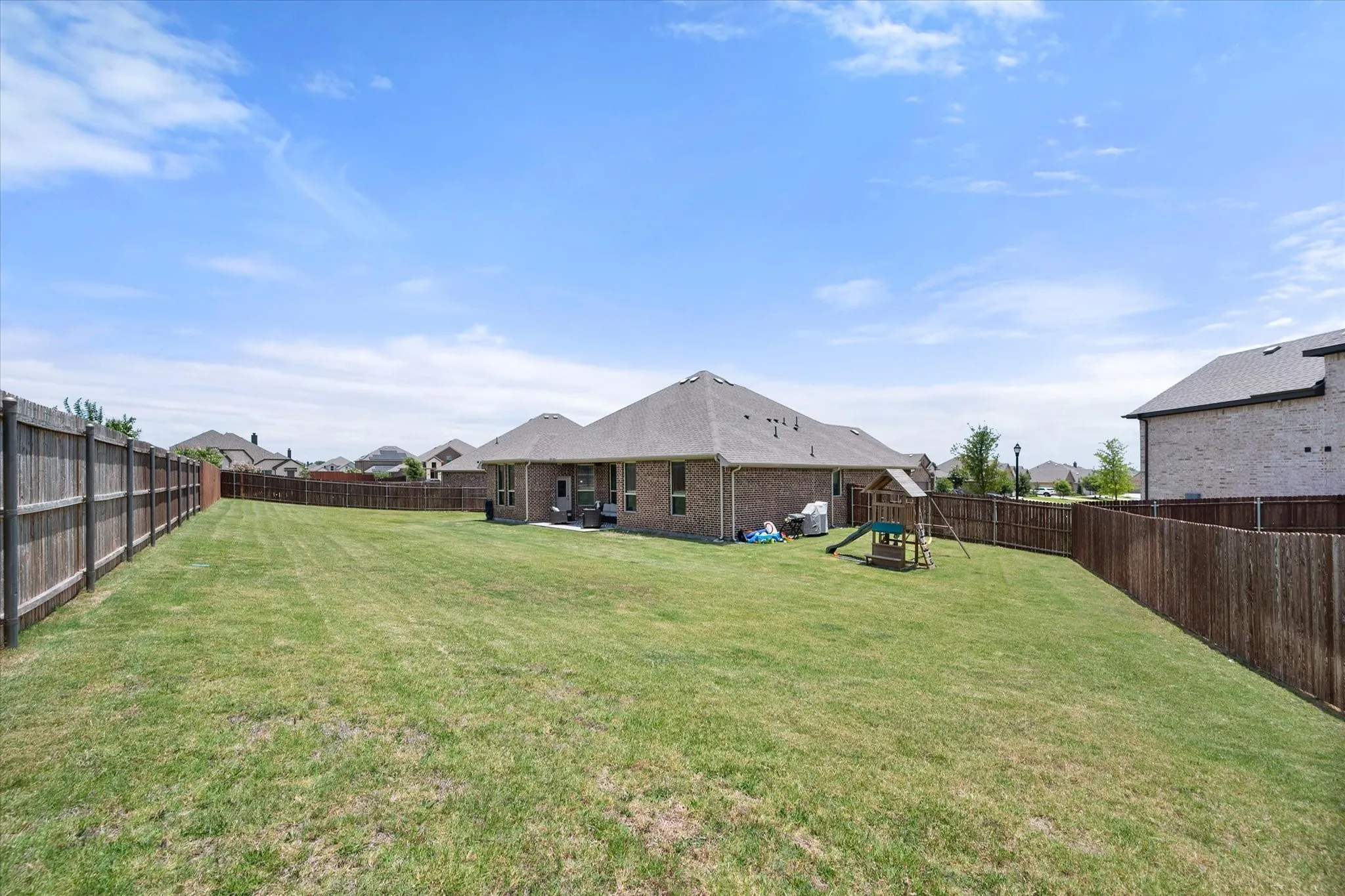 Single Family Residence For Sale in Ellis County , 5600 Log Cabin Court, Midlothian, Texas 76065, 4 Bedroom, 2 Bathroom, 2 Garage spaces, 1,882 Sqft, built in 2021, mls#21384038, Real Estate Agent in Midlothian, Homes For Sale in Ellis county, Homes For Sale in Midlothian, Realtor in Midlothian Texas, Real Estate Brokerage Independent Realty Texas, Luminita Cordes Realtor