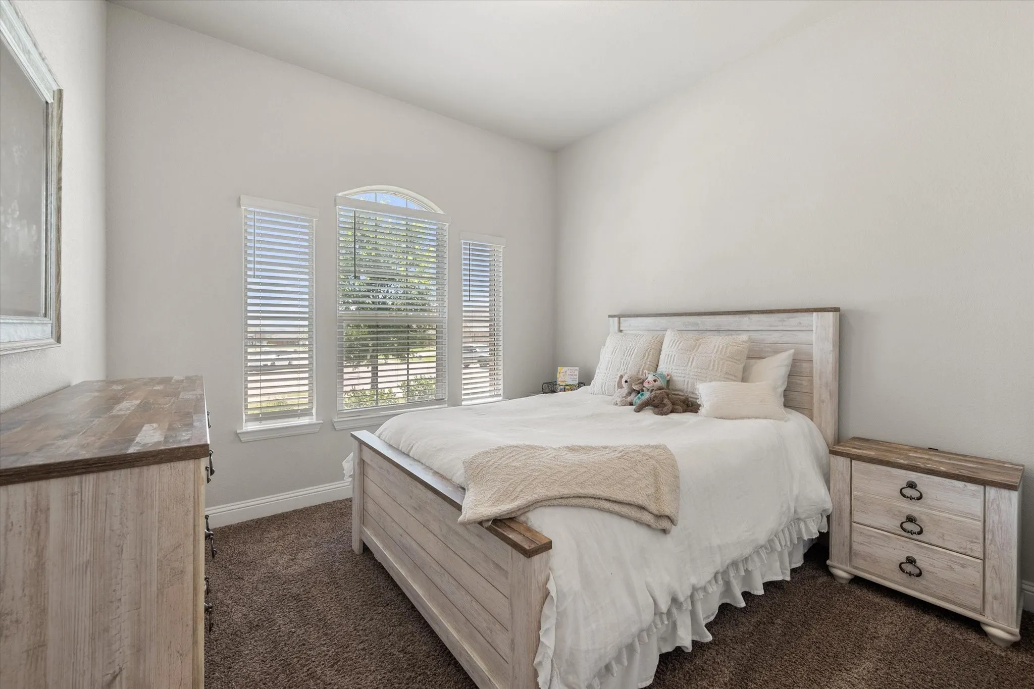 Single Family Residence For Sale in Ellis County , 5600 Log Cabin Court, Midlothian, Texas 76065, 4 Bedroom, 2 Bathroom, 2 Garage spaces, 1,882 Sqft, built in 2021, mls#21384038, Real Estate Agent in Midlothian, Homes For Sale in Ellis county, Homes For Sale in Midlothian, Realtor in Midlothian Texas, Real Estate Brokerage Independent Realty Texas, Luminita Cordes Realtor